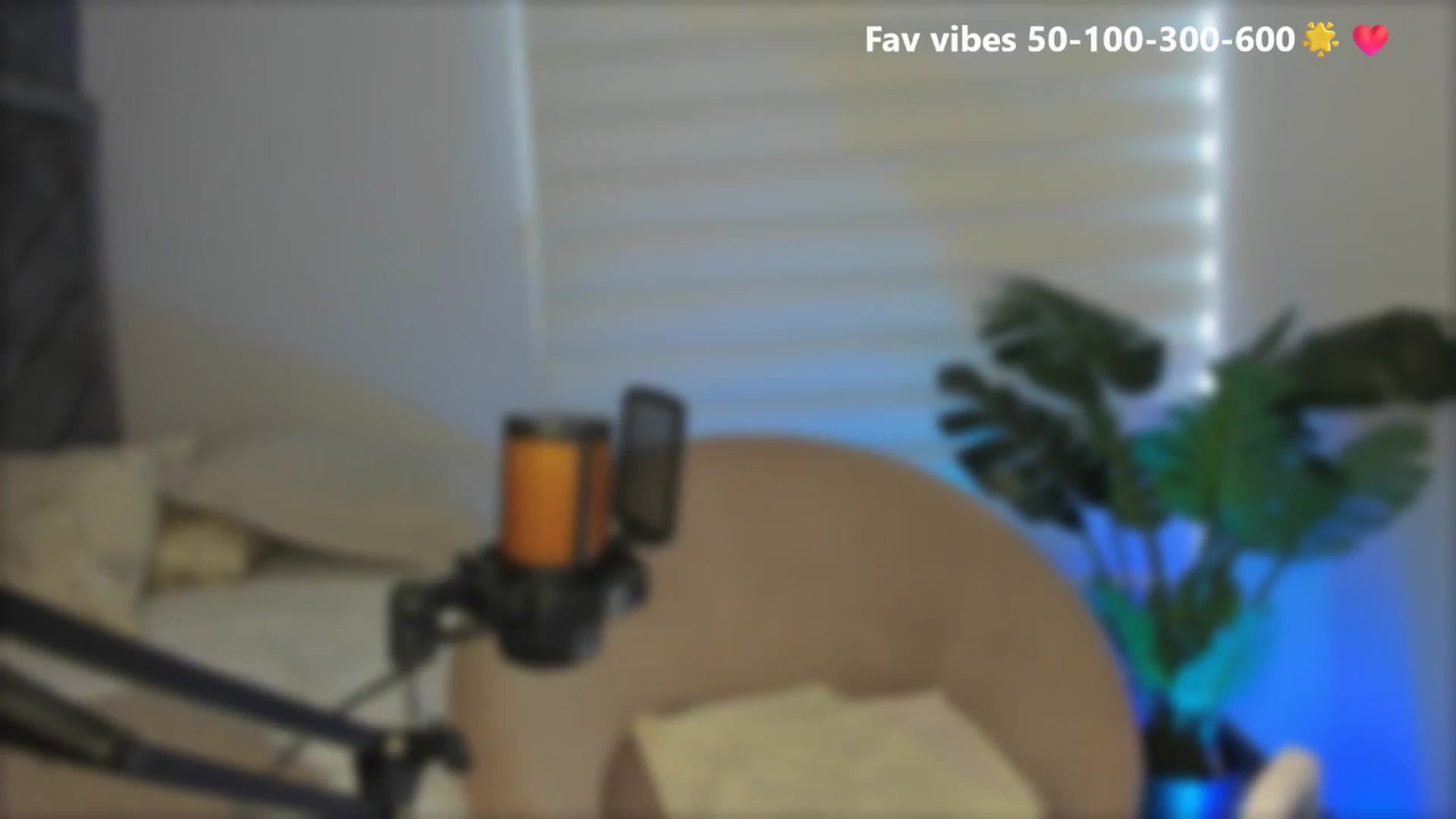 Gallery image thumbnail from Caro_Cano's myfreecams stream on, 06/01/2025, 14:31 image 9 of 20