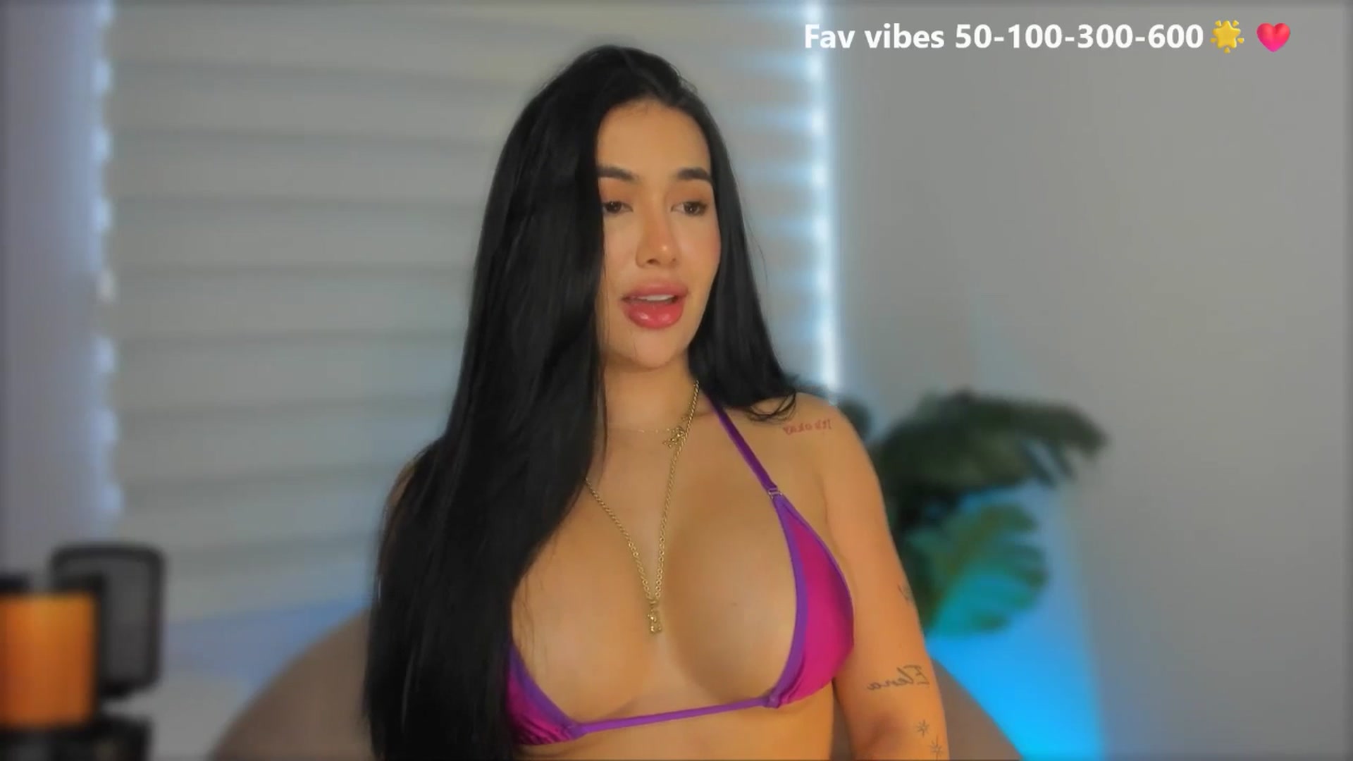 Gallery image thumbnail from Caro_Cano's myfreecams stream on, 06/02/2025, 15:09 image 7 of 20