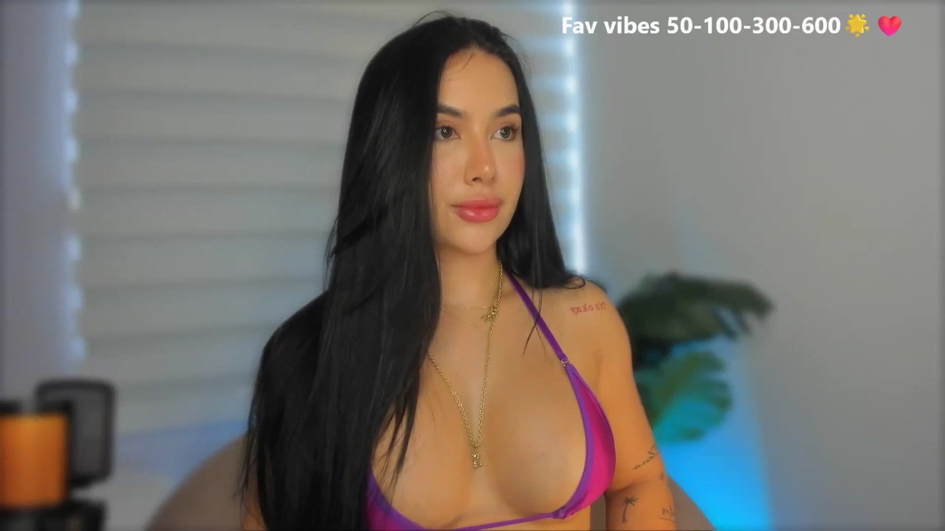 Gallery image thumbnail from Caro_Cano's myfreecams stream on, 06/02/2025, 15:09 image 6 of 20
