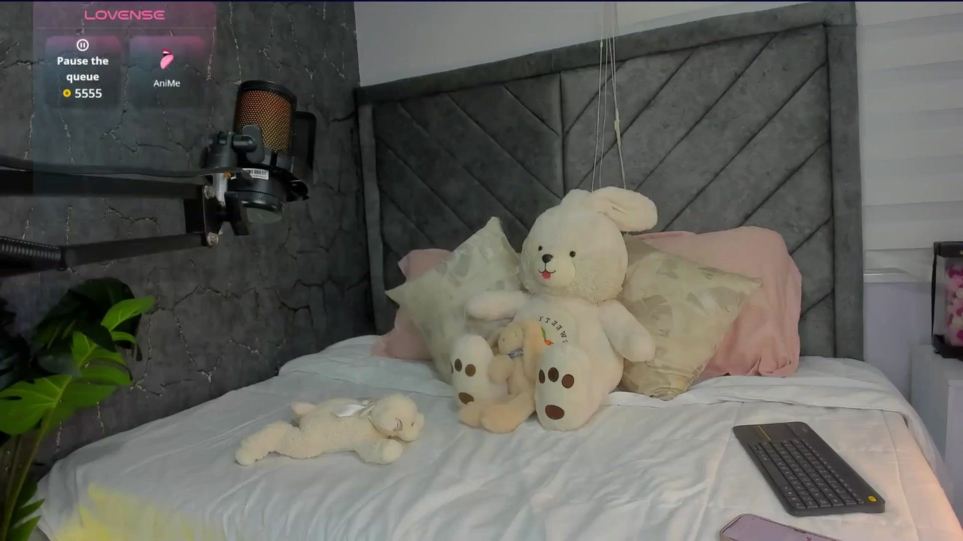Gallery image thumbnail from Caro_Cano's myfreecams stream on, 10/18/2025, 16:20 image 1 of 20