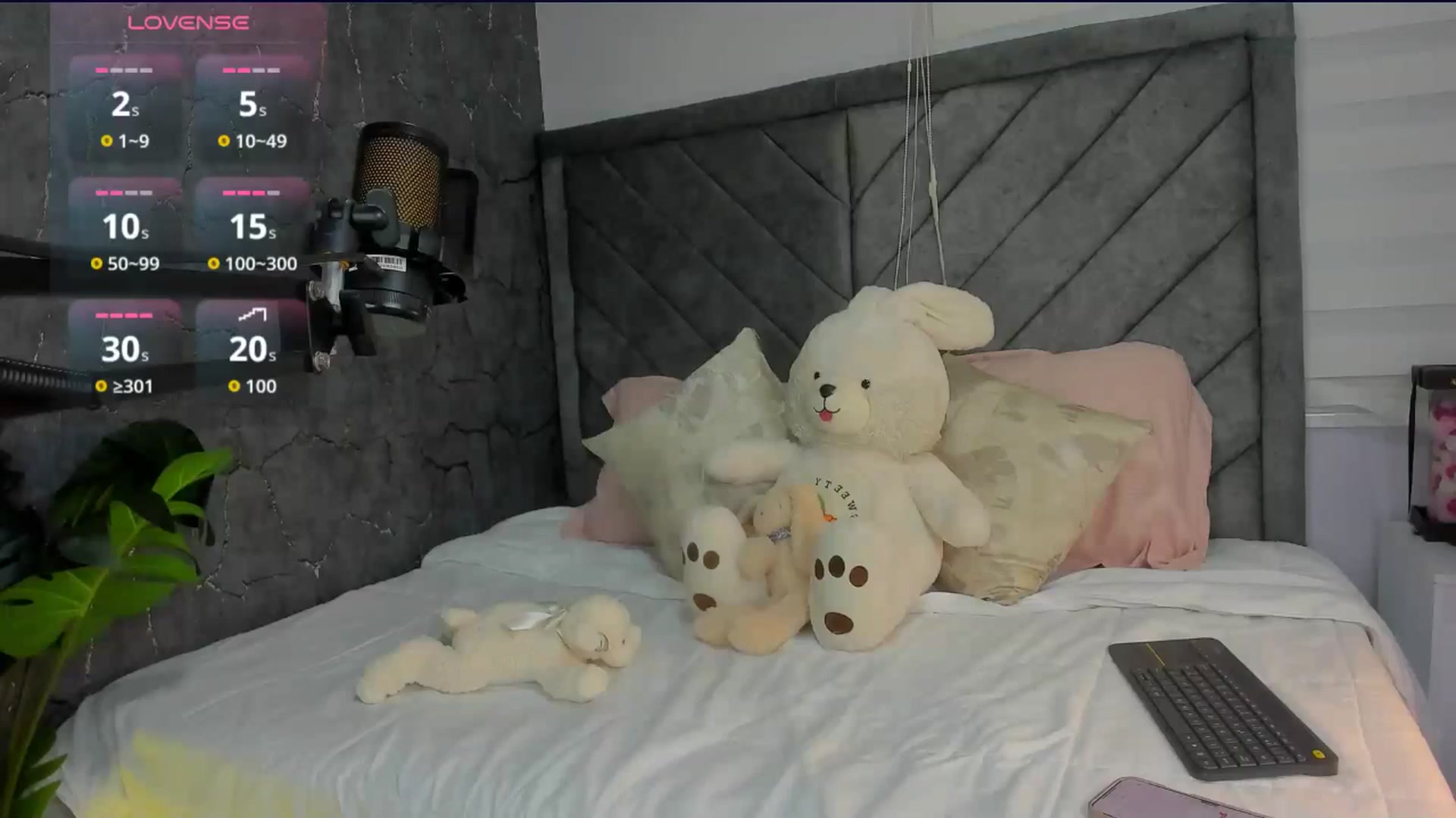 Gallery image thumbnail from Caro_Cano's myfreecams stream on, 10/18/2025, 16:20 image 2 of 20
