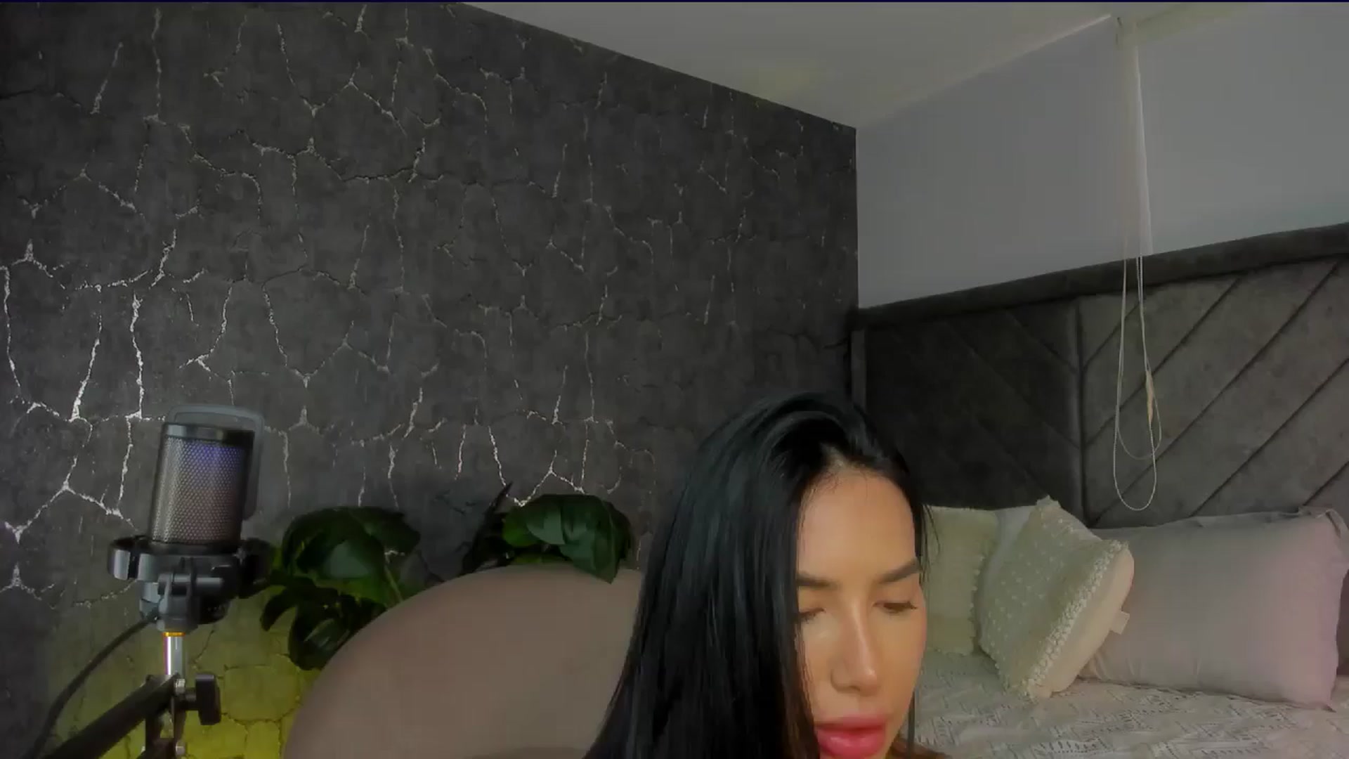 Gallery image thumbnail from Caro_Cano's myfreecams stream on, 02/25/2026, 15:10 image 10 of 20