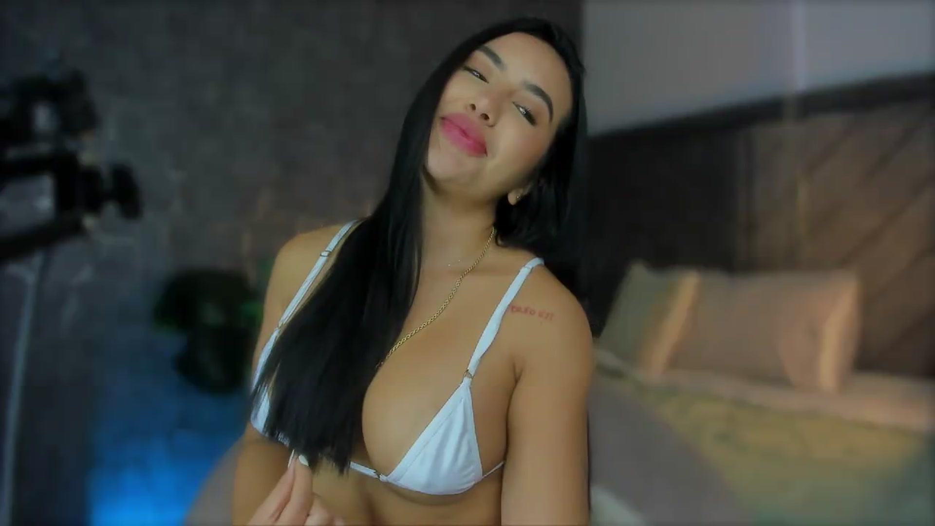 Gallery image thumbnail from Caro_Cano's myfreecams stream on, 04/22/2026, 17:05 image 6 of 20
