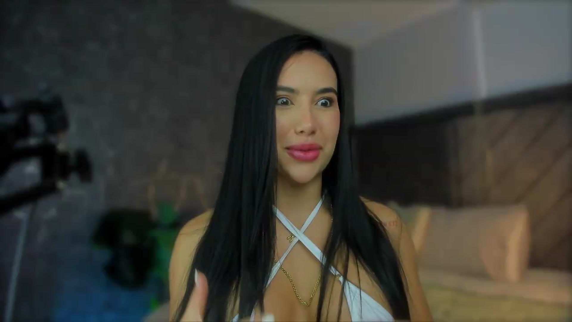Gallery image thumbnail from Caro_Cano's myfreecams stream on, 04/22/2026, 17:05 image 13 of 20