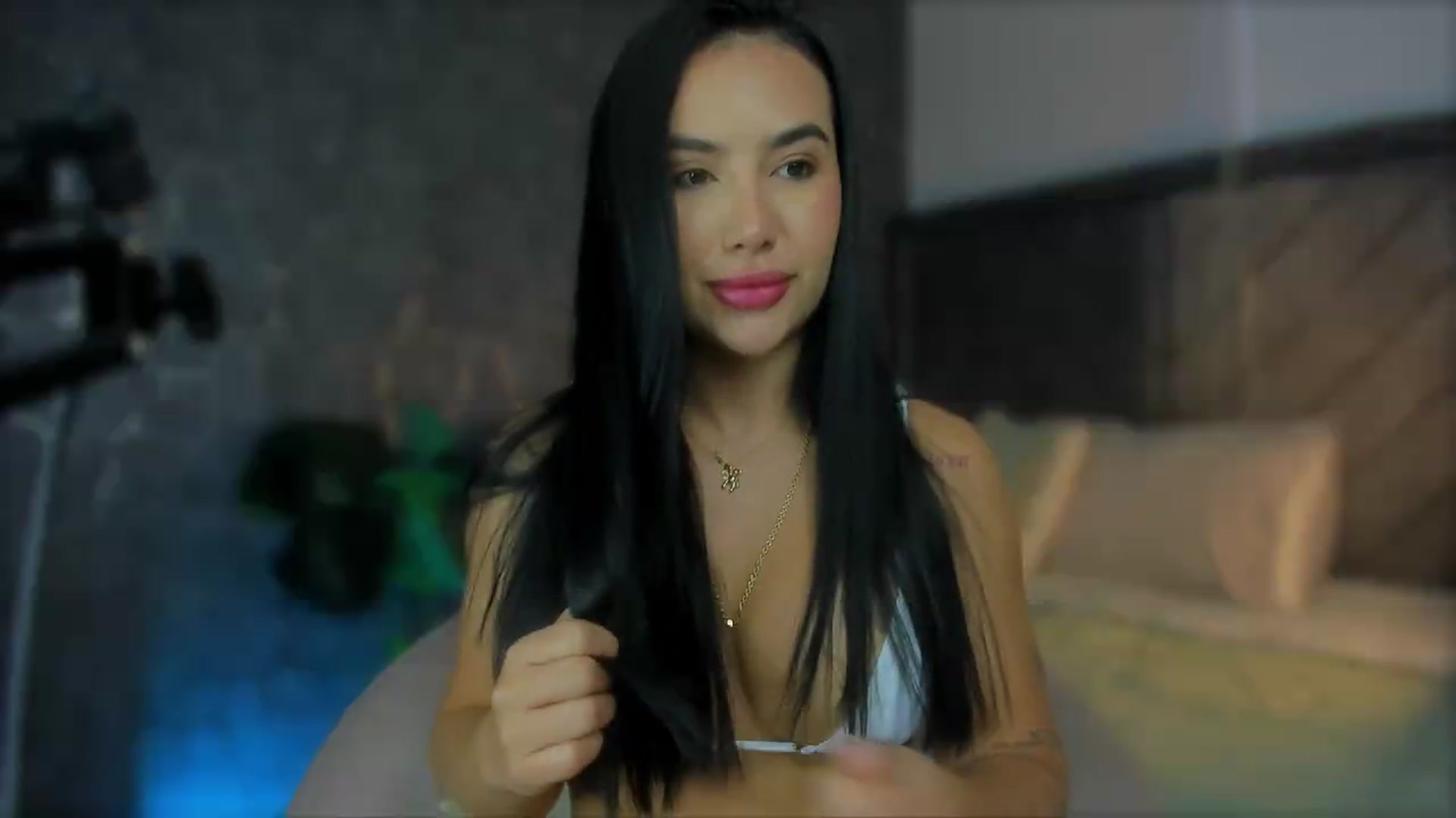 Gallery image thumbnail from Caro_Cano's myfreecams stream on, 04/22/2026, 17:05 image 5 of 20
