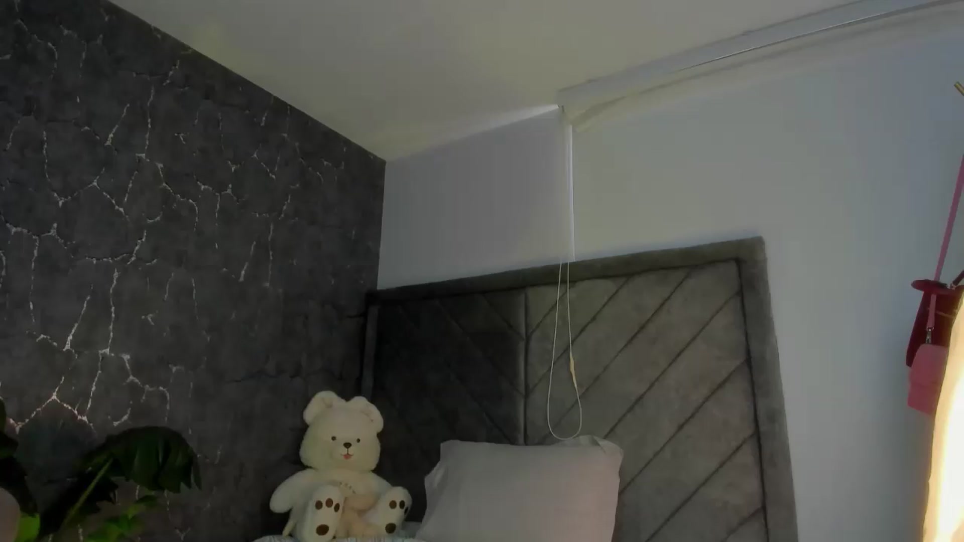 Gallery image thumbnail from Caro_Cano's myfreecams stream on, 05/14/2026, 17:25 image 16 of 20