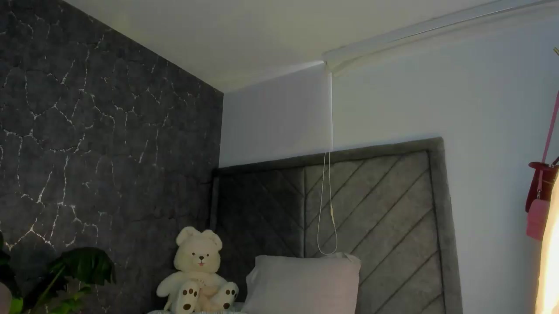 Gallery image thumbnail from Caro_Cano's myfreecams stream on, 05/14/2026, 17:25 image 15 of 20