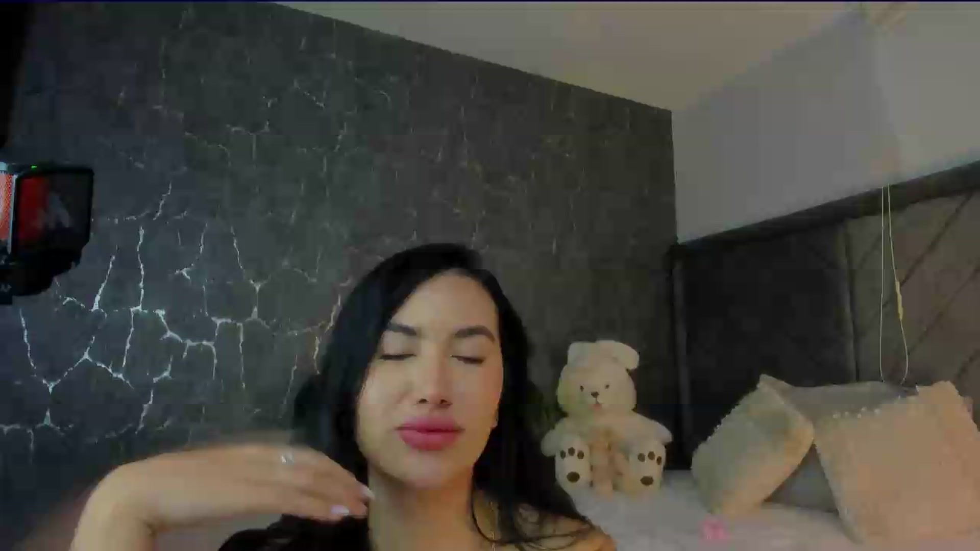 Gallery image thumbnail from Caro_Cano's myfreecams stream on, 05/16/2026, 13:36 image 14 of 20