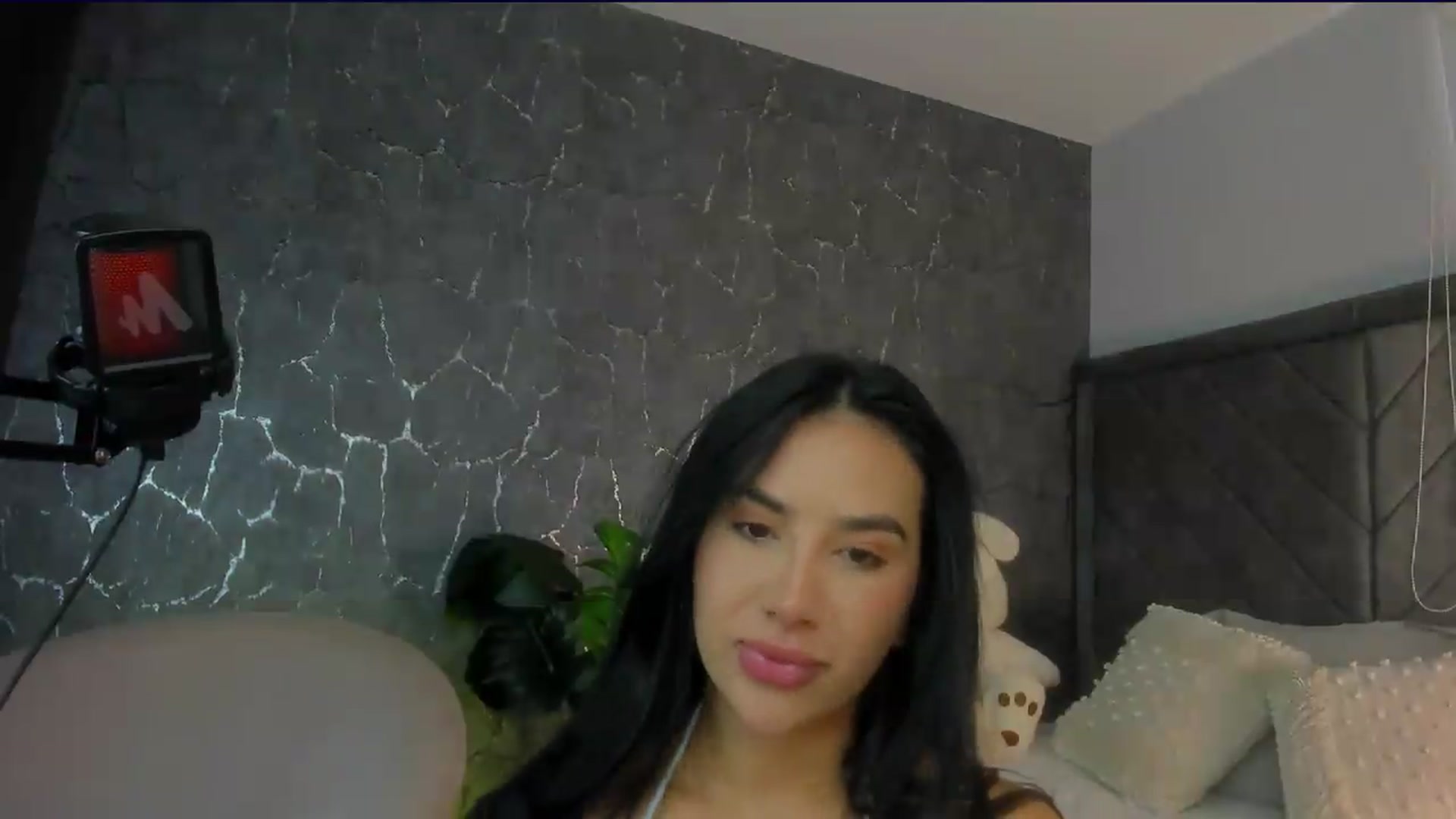 Gallery image thumbnail from Caro_Cano's myfreecams stream on, 06/06/2026, 17:09 image 5 of 20