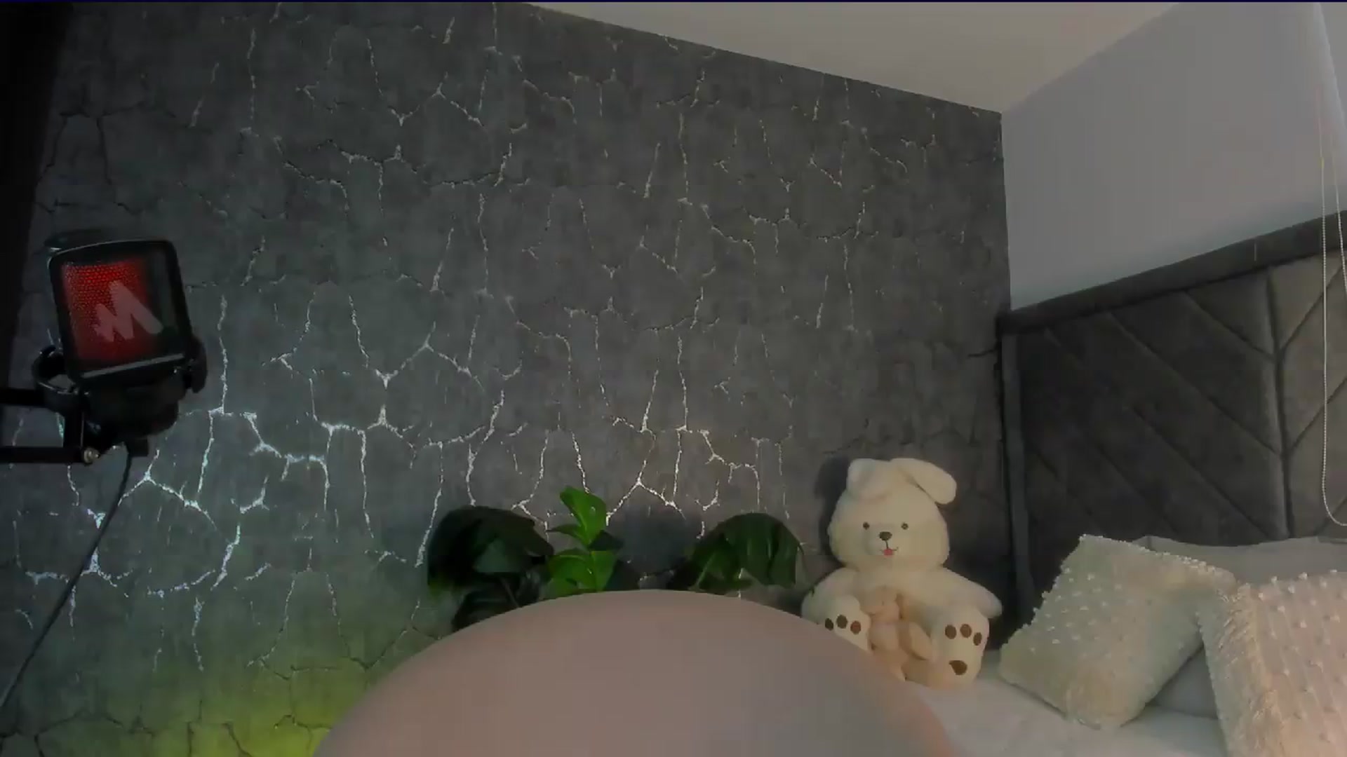 Gallery image thumbnail from Caro_Cano's myfreecams stream on, 06/06/2026, 17:09 image 13 of 20