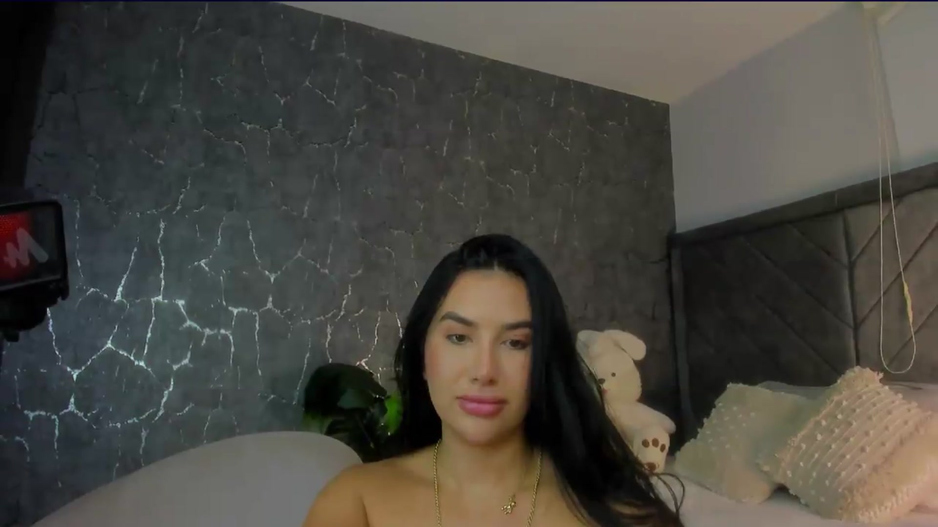 Gallery image thumbnail from Caro_Cano's myfreecams stream on, 06/06/2026, 19:30 image 18 of 20