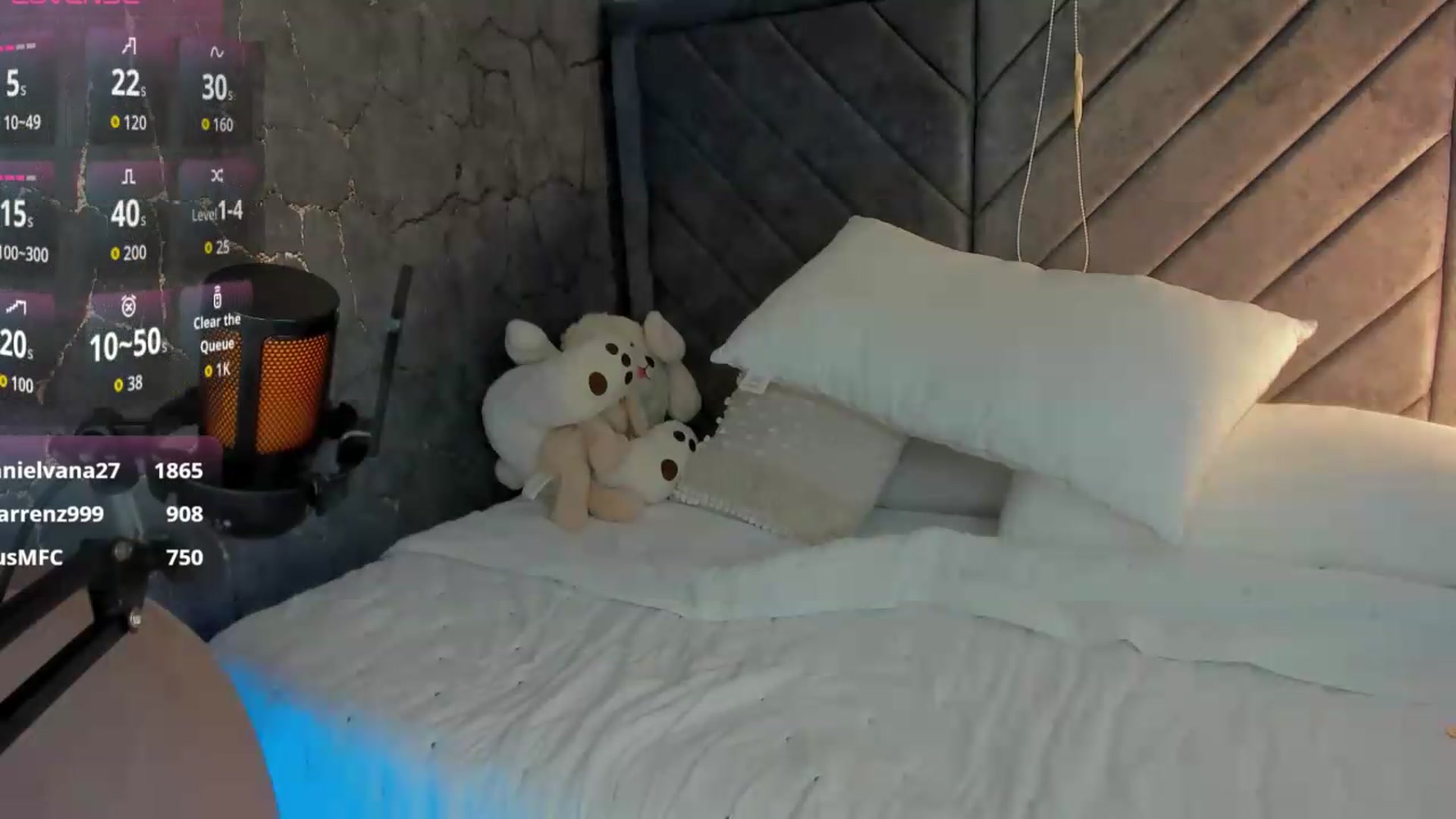 Gallery image thumbnail from Caro_Cano's myfreecams stream on, 06/11/2026, 20:18 image 18 of 20