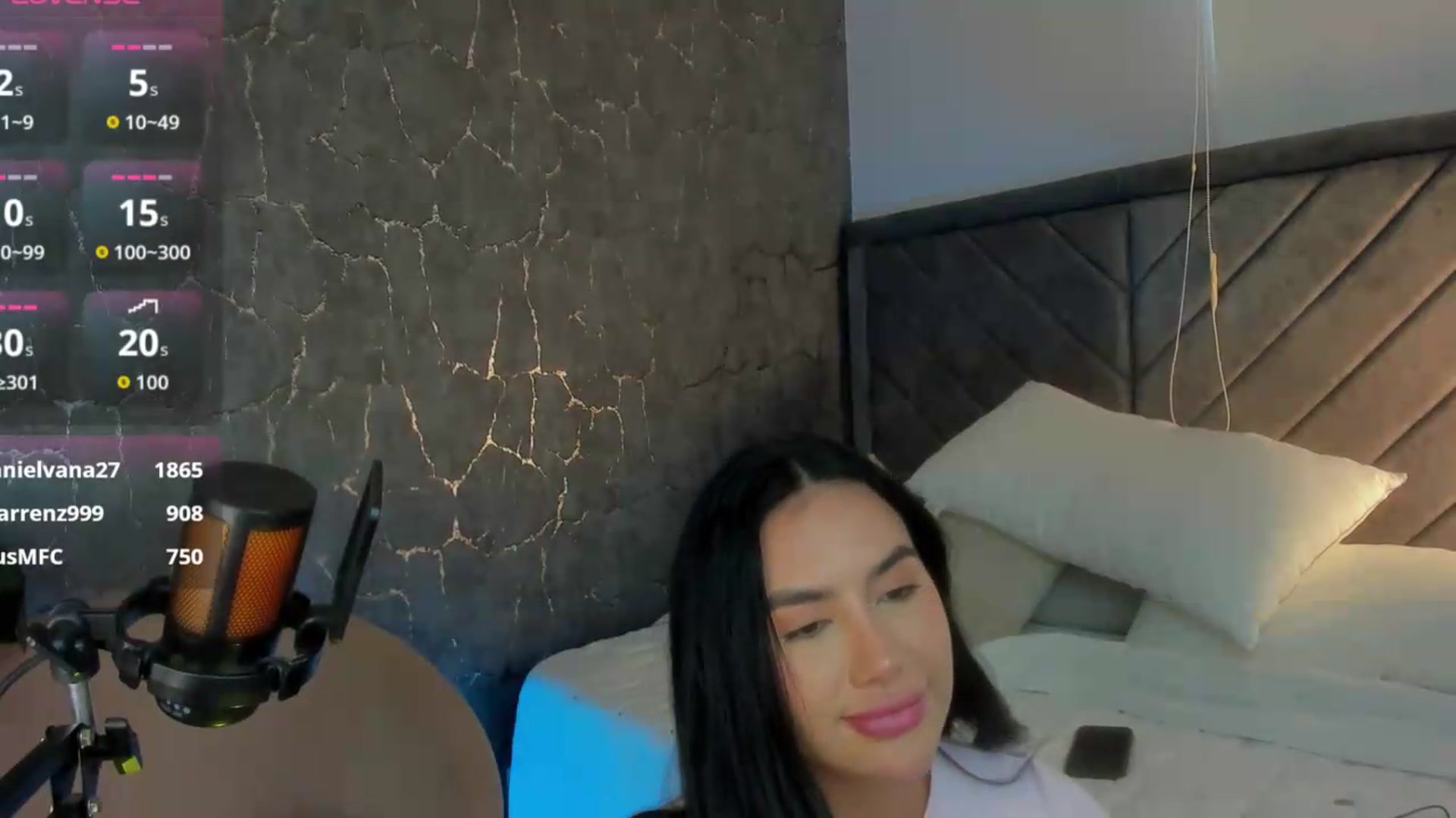 Gallery image thumbnail from Caro_Cano's myfreecams stream on, 06/11/2026, 20:18 image 14 of 20