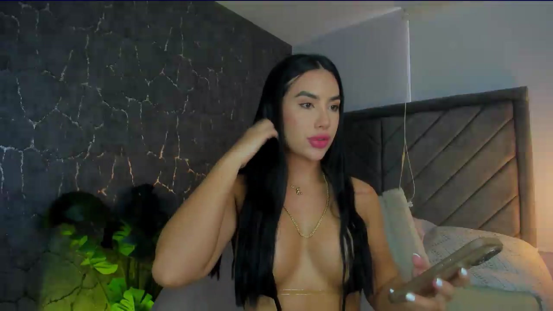 Gallery image thumbnail from Caro_Cano's myfreecams stream on, 07/17/2026, 17:34 image 6 of 20