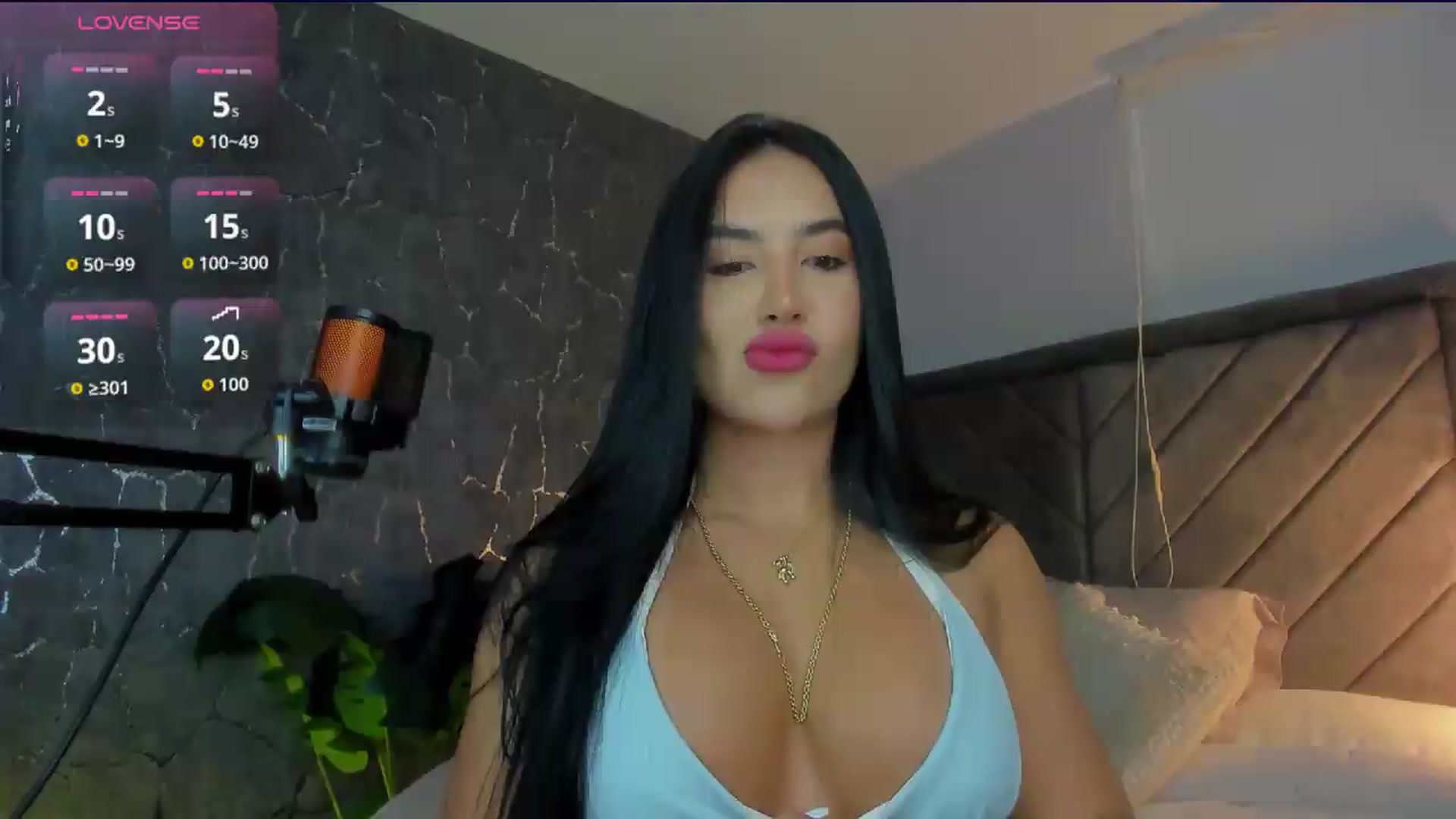 Gallery image thumbnail from Caro_Cano's myfreecams stream on, 07/18/2026, 15:43 image 1 of 20