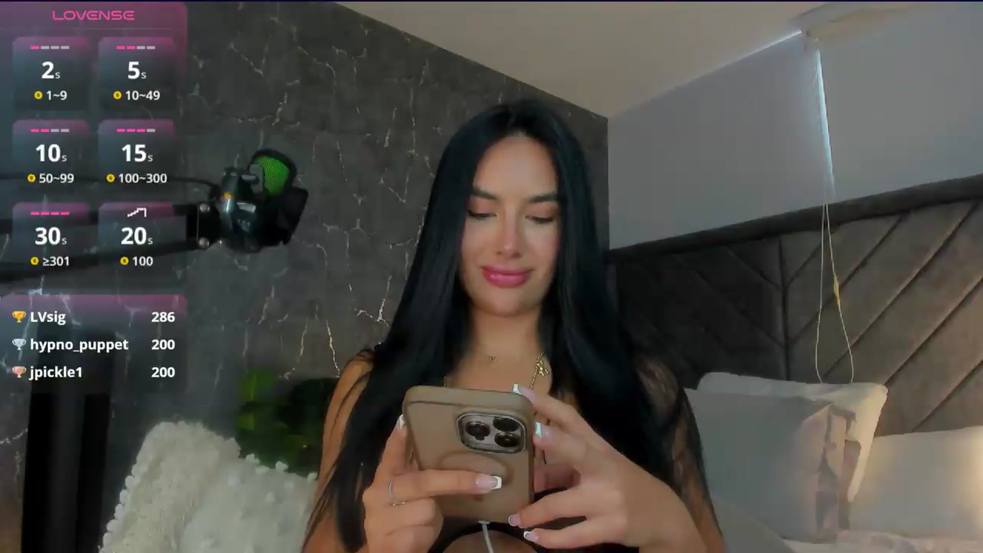 Gallery image thumbnail from Caro_Cano's myfreecams stream on, 08/17/2026, 21:10 image 4 of 20