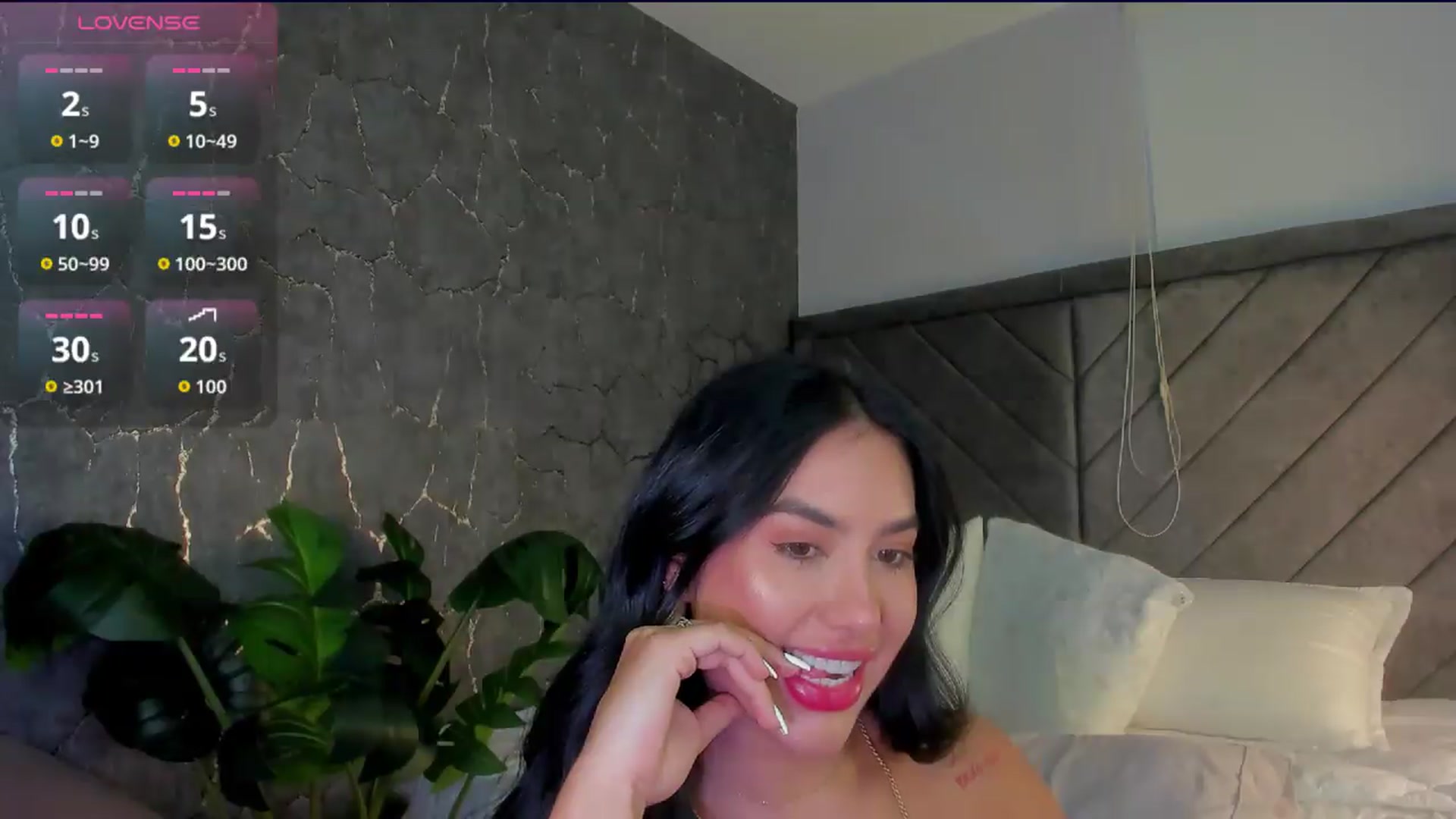 Gallery image thumbnail from Caro_Cano's myfreecams stream on, 09/02/2026, 17:46 image 16 of 20