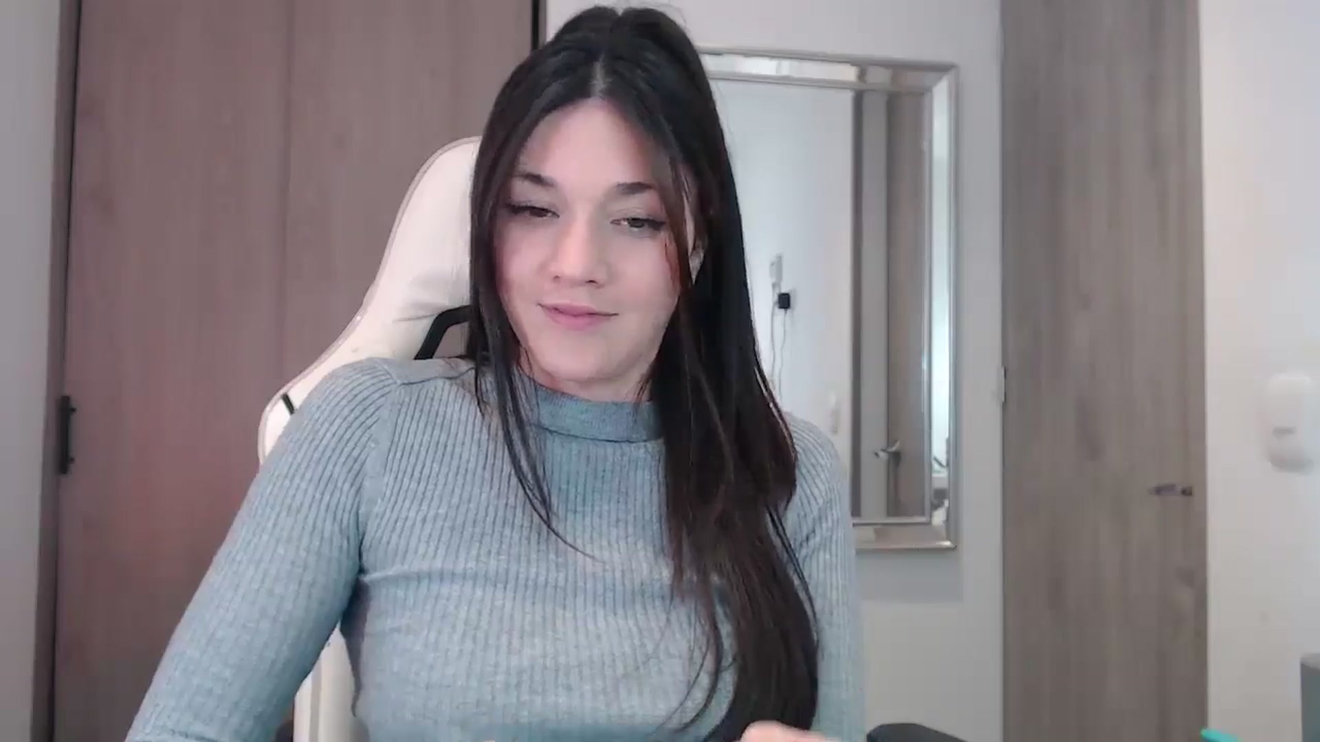 Gallery image thumbnail from CarolBee's myfreecams stream on, 10/12/2025, 07:09 image 20 of 20