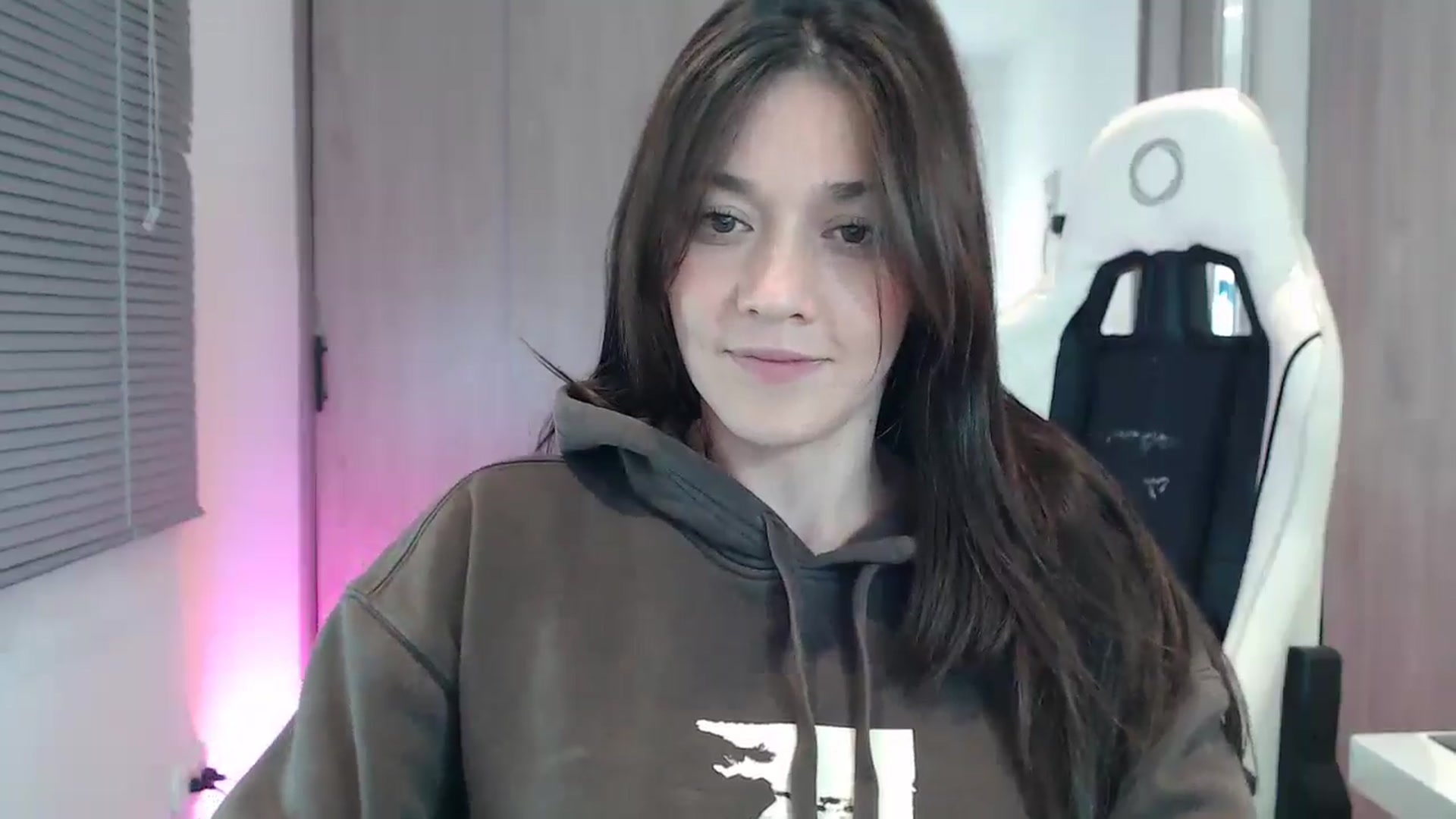 Gallery image thumbnail from CarolBee's myfreecams stream on, 10/15/2025, 09:29 image 20 of 20
