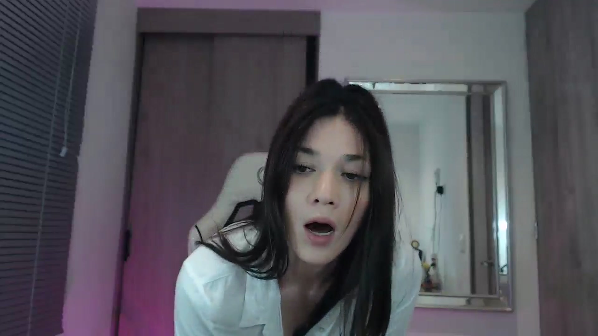 Gallery image thumbnail from CarolBee's myfreecams stream on, 10/16/2025, 09:34 image 16 of 20