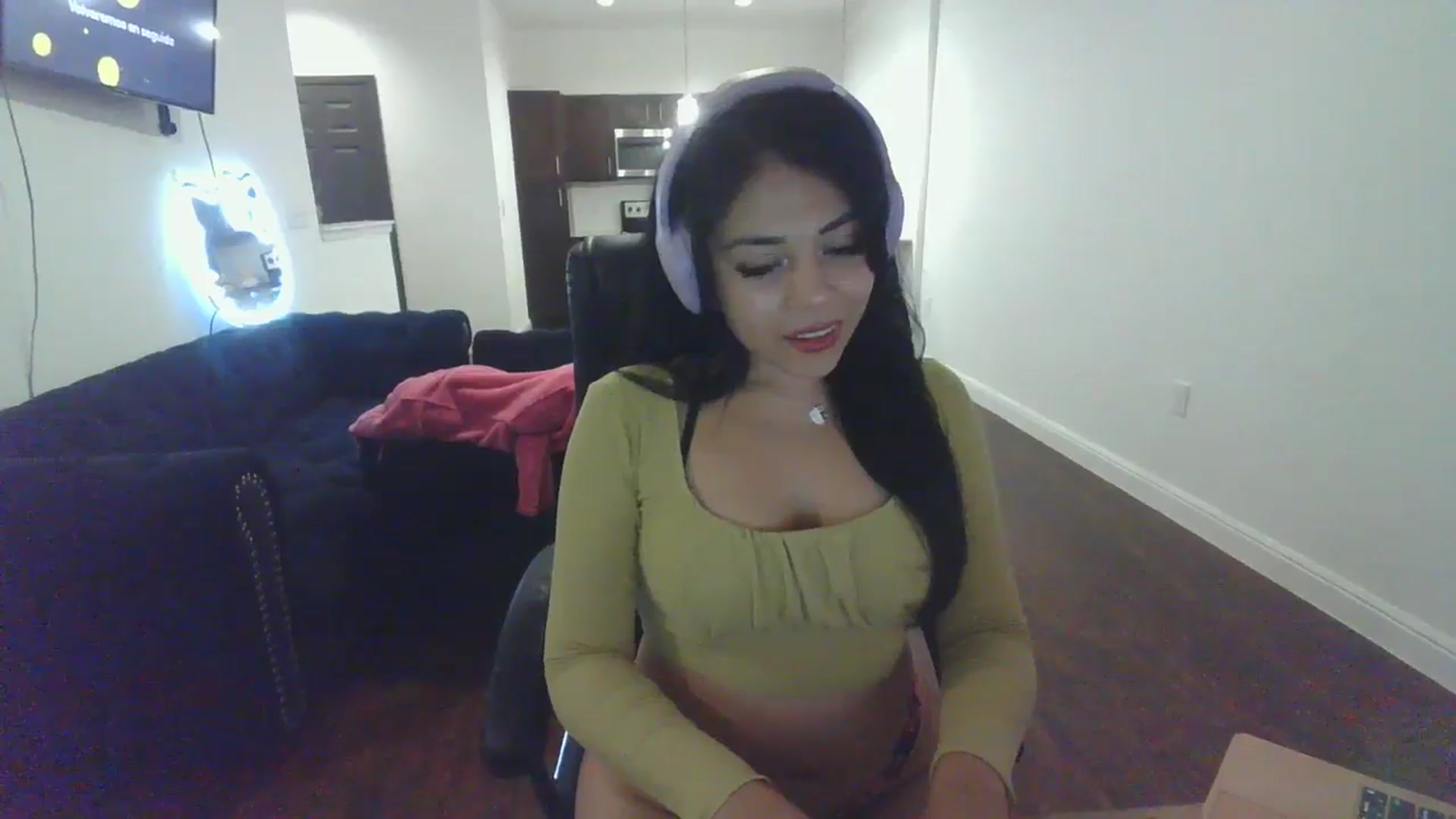 Gallery image thumbnail from CarolinaAmore's myfreecams stream on, 06/06/2025, 07:44 image 2 of 20