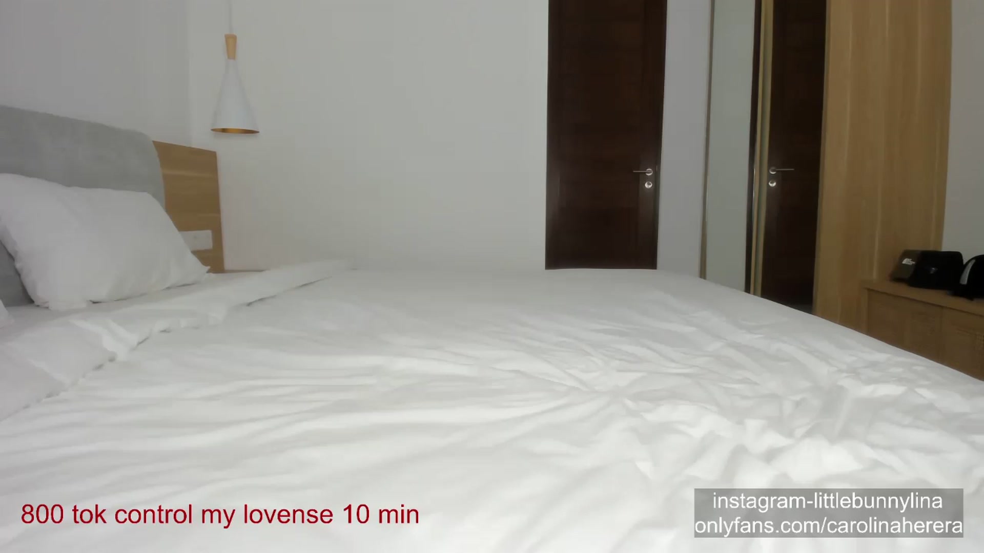 Gallery image thumbnail from CarolinaHerer's myfreecams stream on, 12/01/2022, 14:01 image 5 of 20