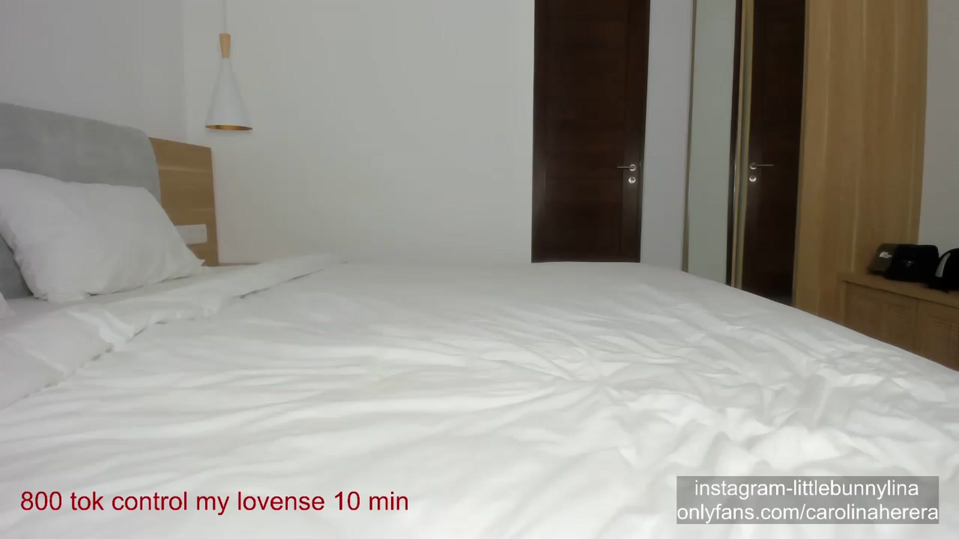 Gallery image thumbnail from CarolinaHerer's myfreecams stream on, 12/01/2022, 14:01 image 6 of 20