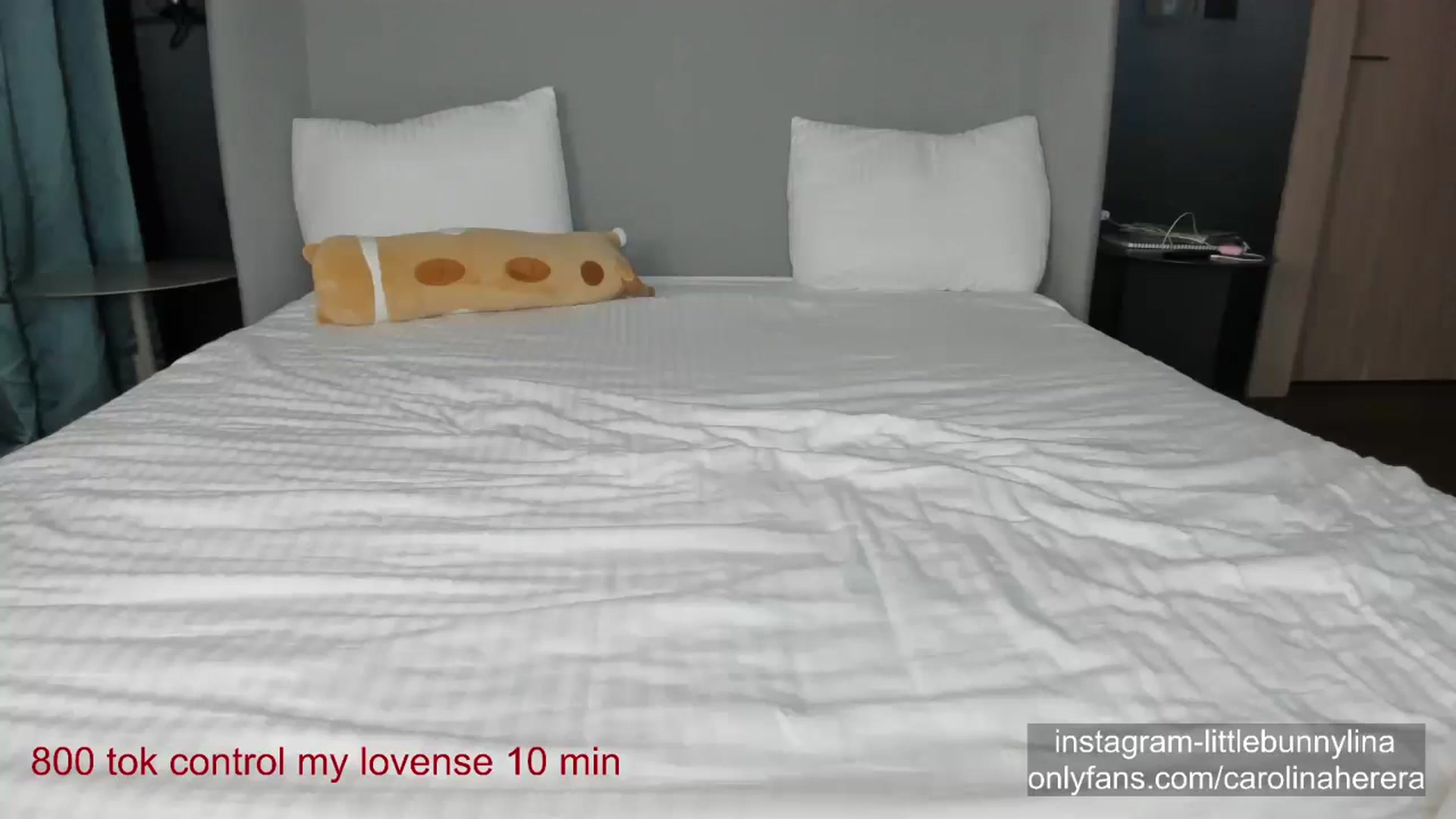 Gallery image thumbnail from CarolinaHerer's myfreecams stream on, 11/05/2023, 18:00 image 18 of 20