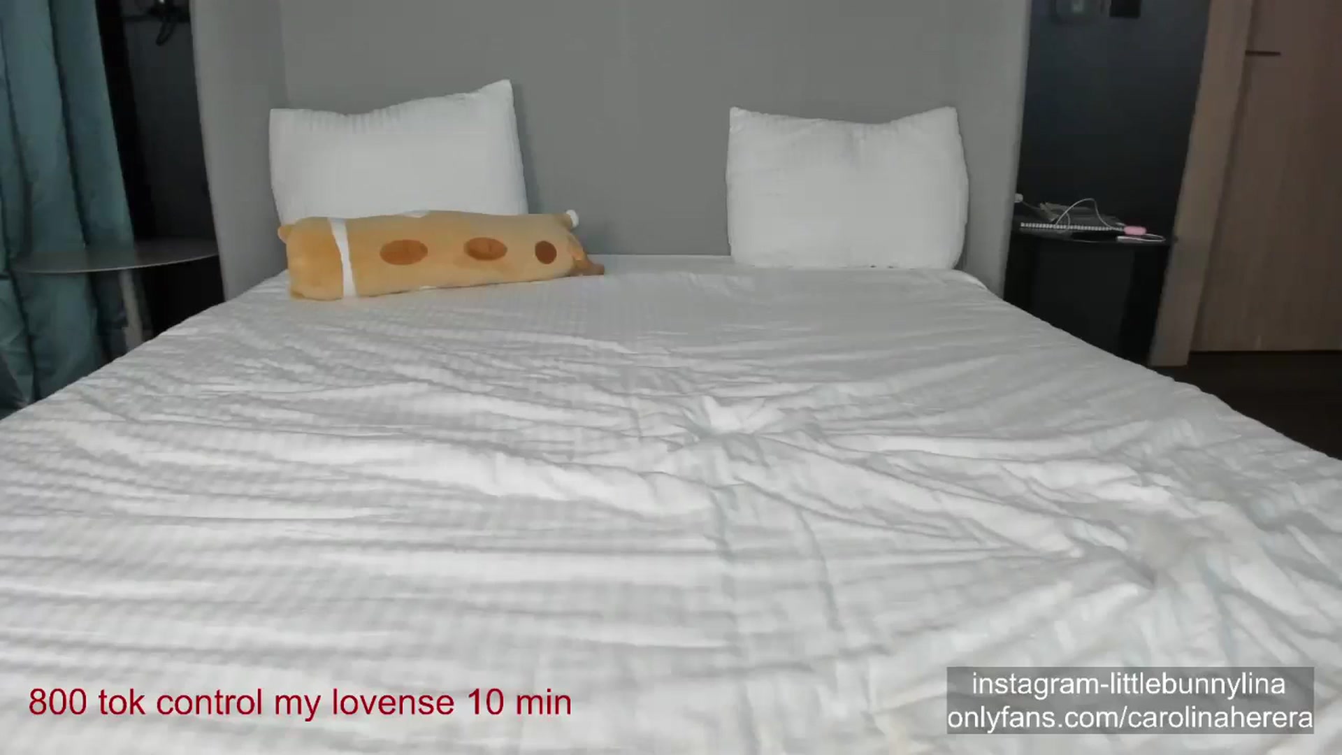 Gallery image thumbnail from CarolinaHerer's myfreecams stream on, 11/05/2023, 19:35 image 13 of 20