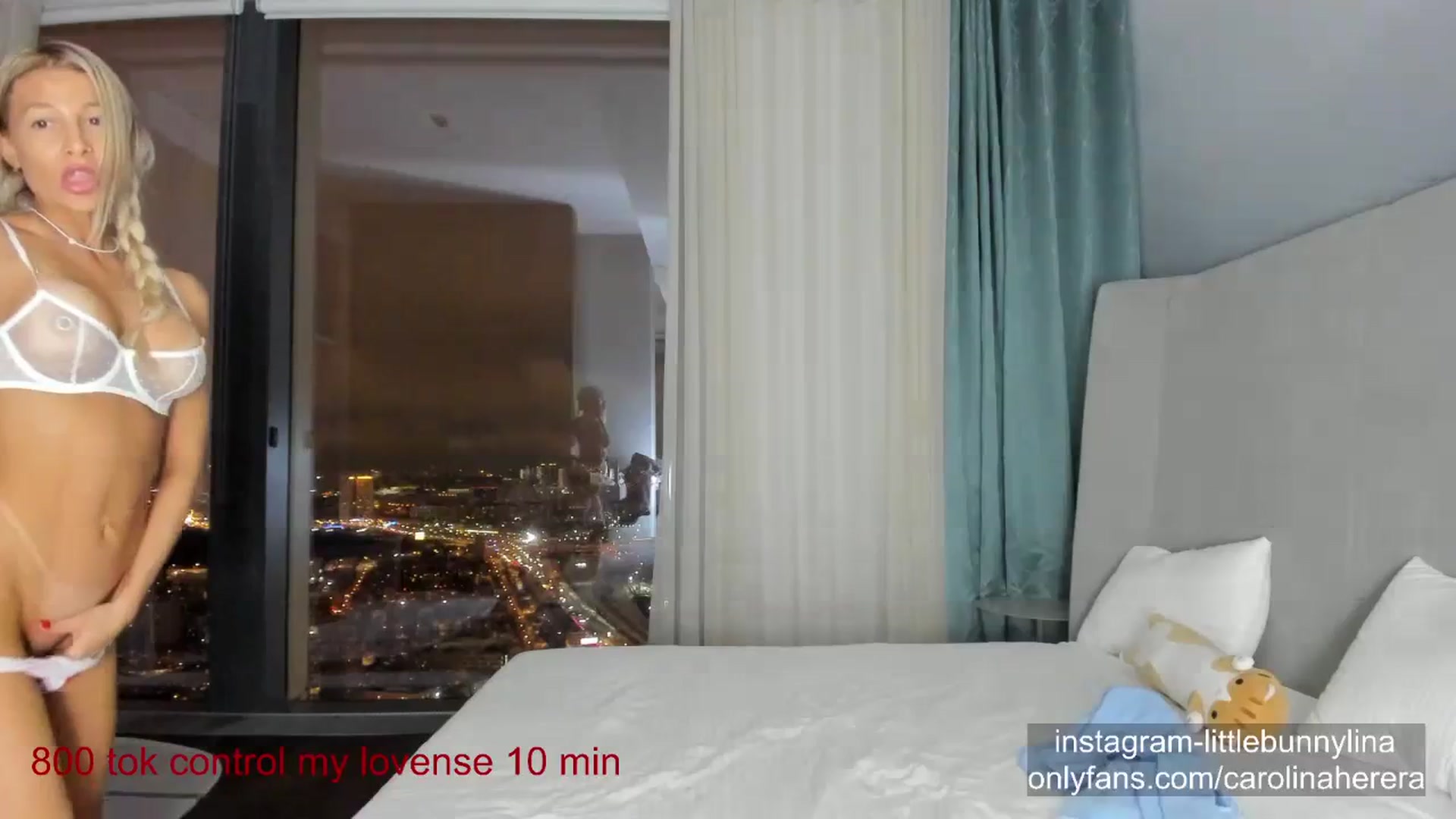 Gallery image thumbnail from CarolinaHerer's myfreecams stream on, 12/26/2023, 20:09 image 15 of 20