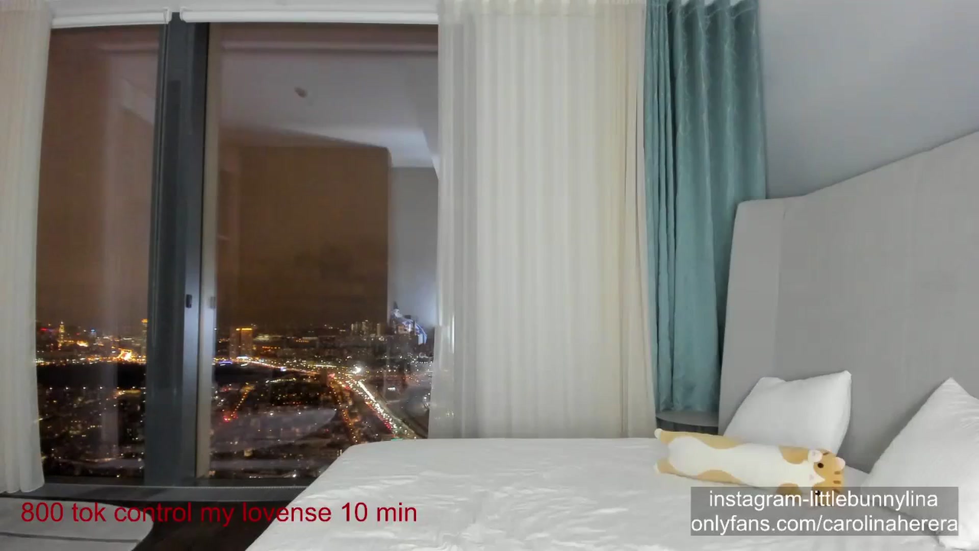 Gallery image thumbnail from CarolinaHerer's myfreecams stream on, 12/27/2023, 17:21 image 3 of 20