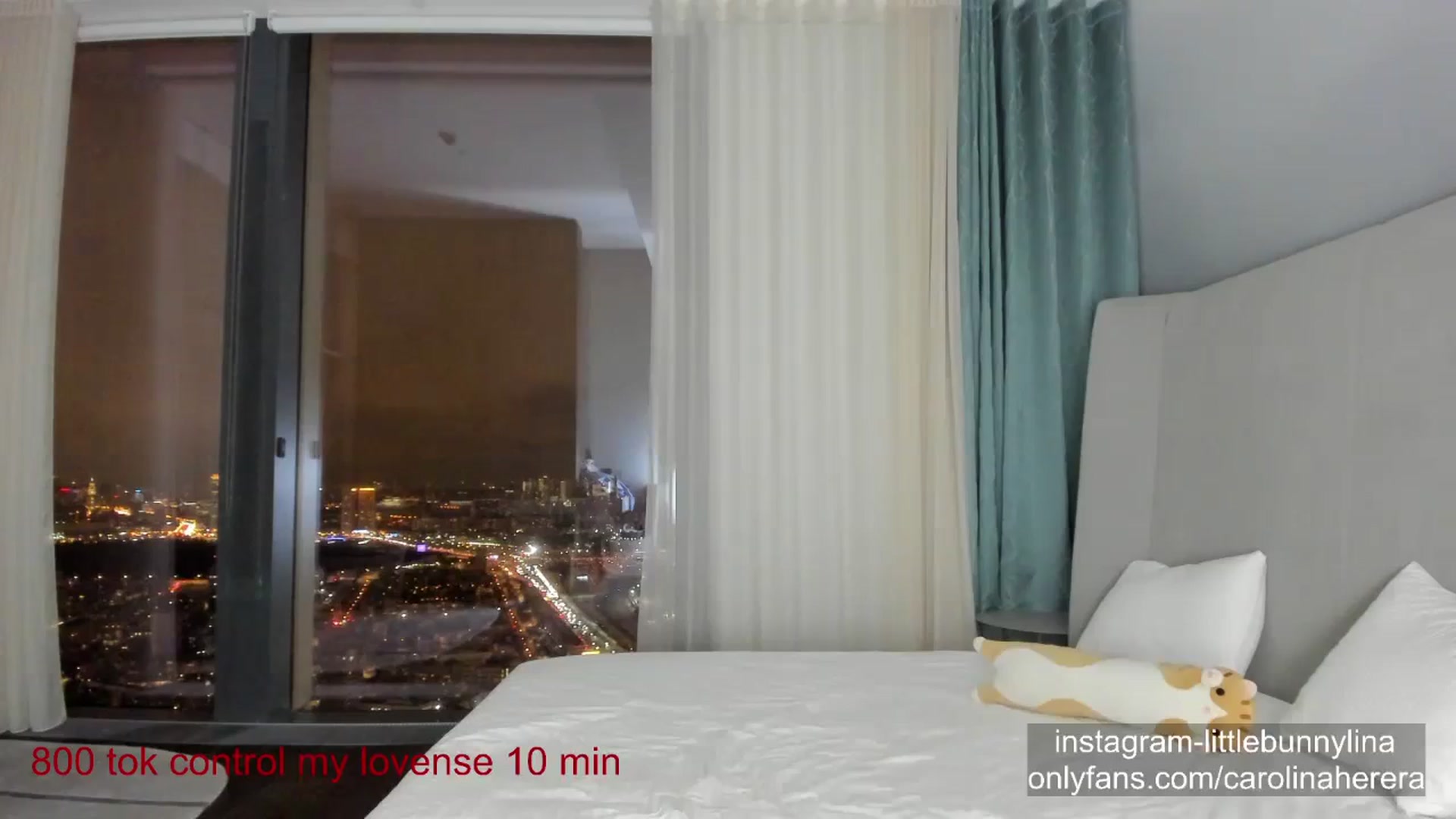 Gallery image thumbnail from CarolinaHerer's myfreecams stream on, 12/27/2023, 17:21 image 2 of 20