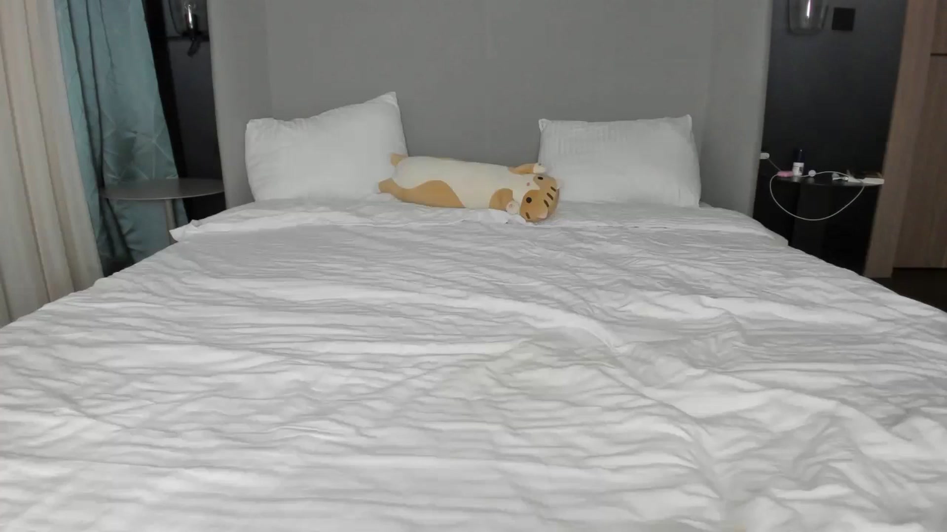 Gallery image thumbnail from CarolinaHerer's myfreecams stream on, 04/04/2024, 19:18 image 5 of 20