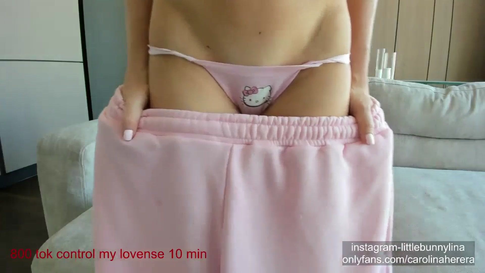 Gallery image thumbnail from CarolinaHerer's myfreecams stream on, 05/19/2024, 12:42 image 9 of 20