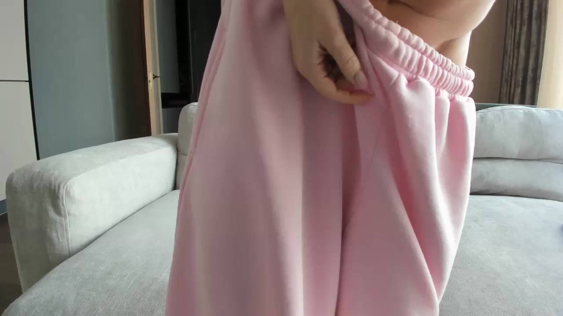Gallery image thumbnail from CarolinaHerer's myfreecams stream on, 10/18/2024, 09:18 image 20 of 20