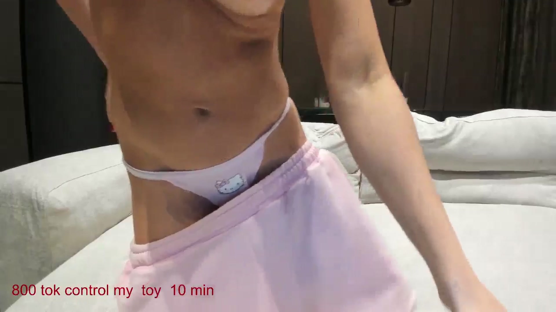 Gallery image thumbnail from CarolinaHerer's myfreecams stream on, 11/25/2024, 18:30 image 15 of 20