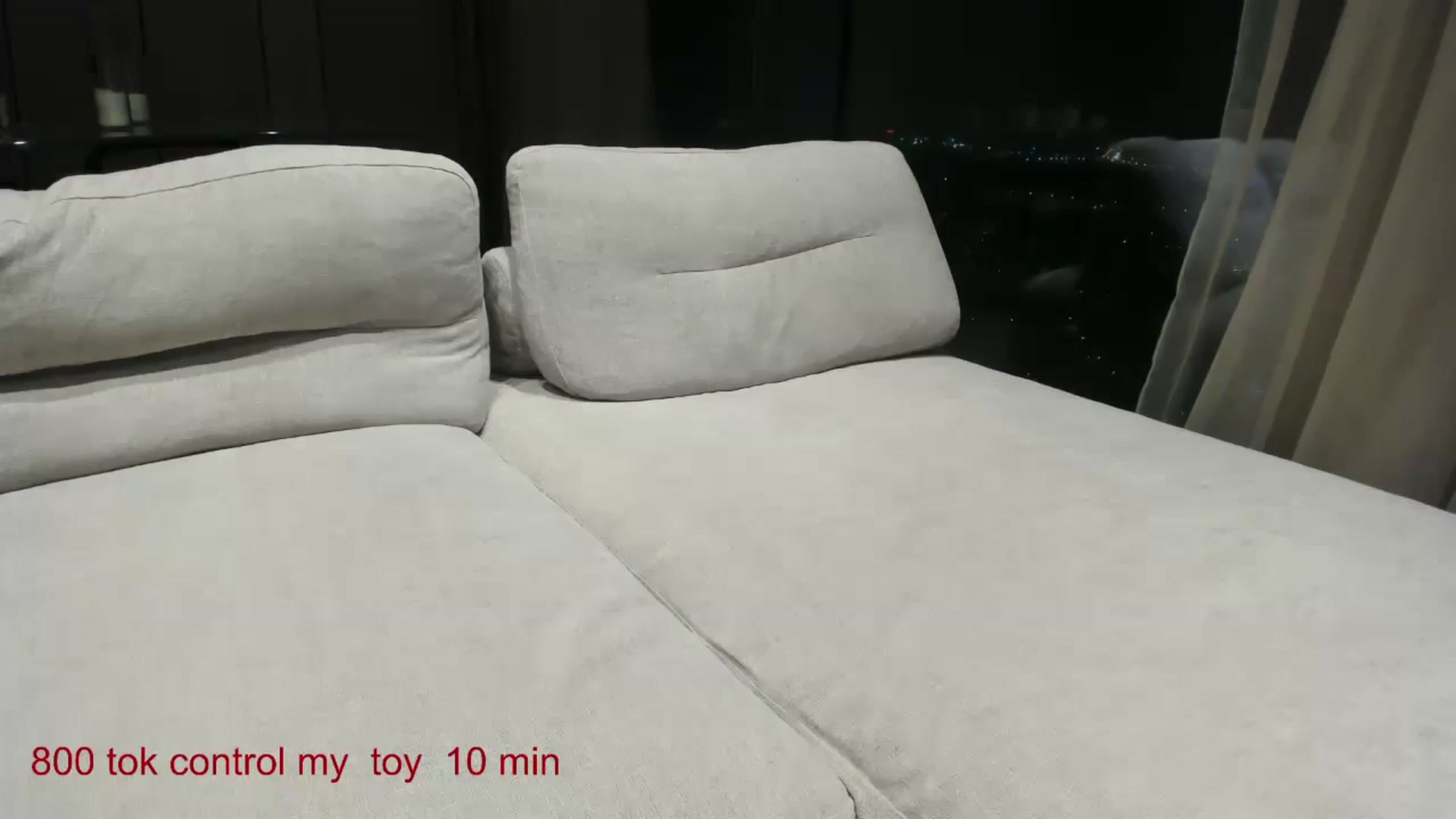 Gallery image thumbnail from CarolinaHerer's myfreecams stream on, 12/18/2024, 18:40 image 3 of 20