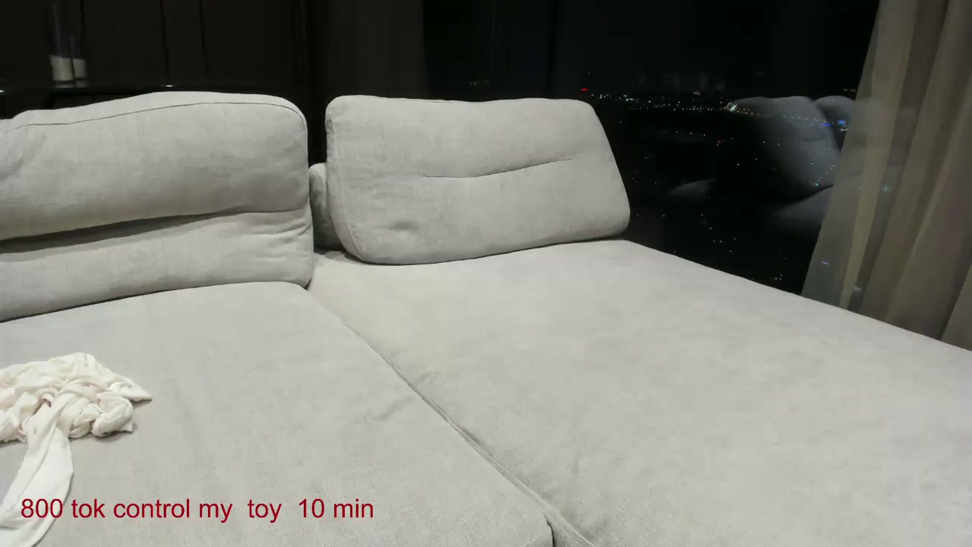 Gallery image thumbnail from CarolinaHerer's myfreecams stream on, 12/20/2024, 18:01 image 4 of 20