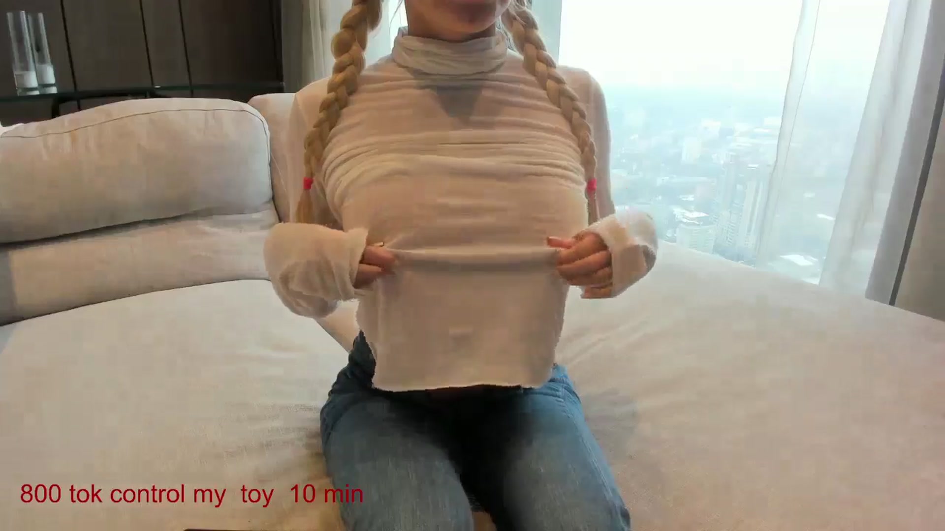 Gallery image thumbnail from CarolinaHerer's myfreecams stream on, 03/02/2025, 09:14 image 17 of 20