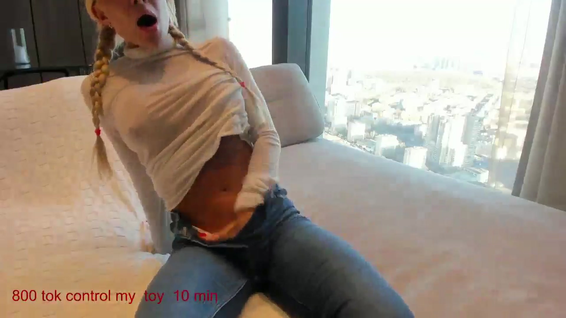 Gallery image thumbnail from CarolinaHerer's myfreecams stream on, 03/18/2025, 14:58 image 3 of 20