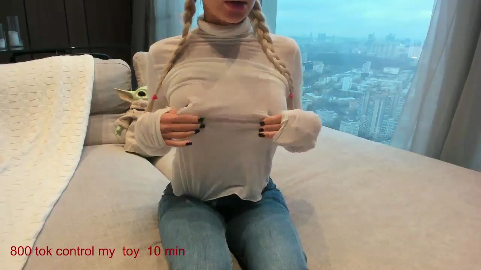 Gallery image thumbnail from CarolinaHerer's myfreecams stream on, 03/25/2025, 14:22 image 9 of 20