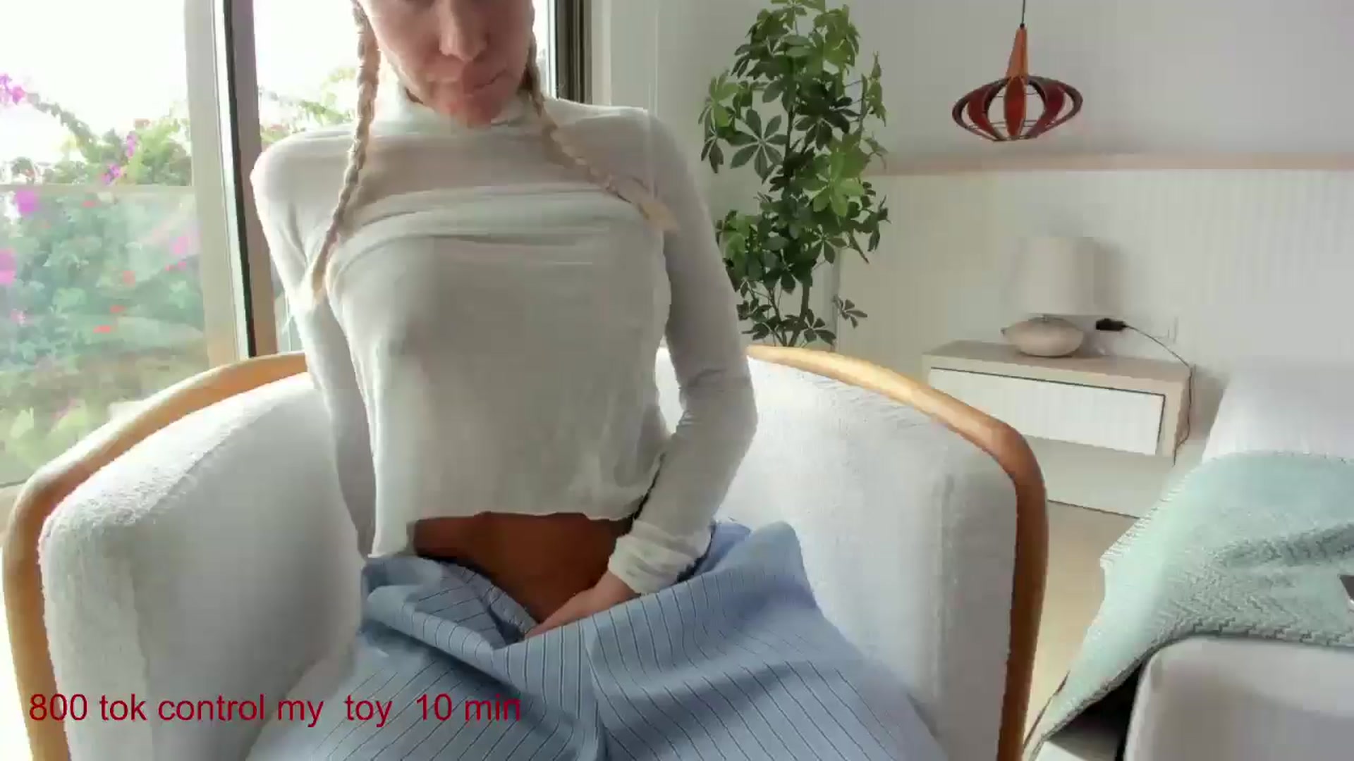 Gallery image thumbnail from CarolinaHerer's myfreecams stream on, 11/10/2025, 09:16 image 10 of 20