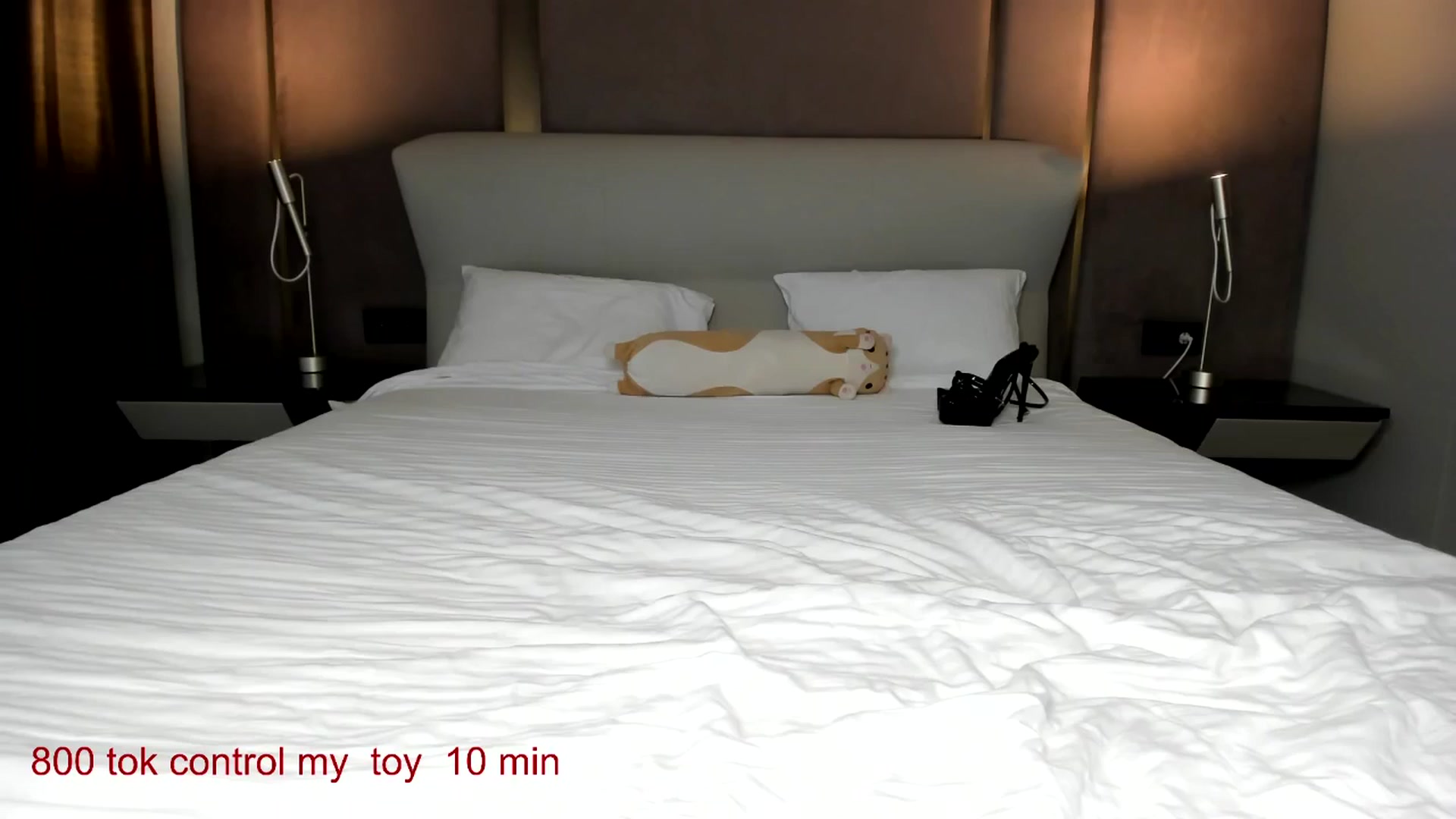 Gallery image thumbnail from CarolinaHerer's myfreecams stream on, 03/06/2026, 11:16 image 11 of 20