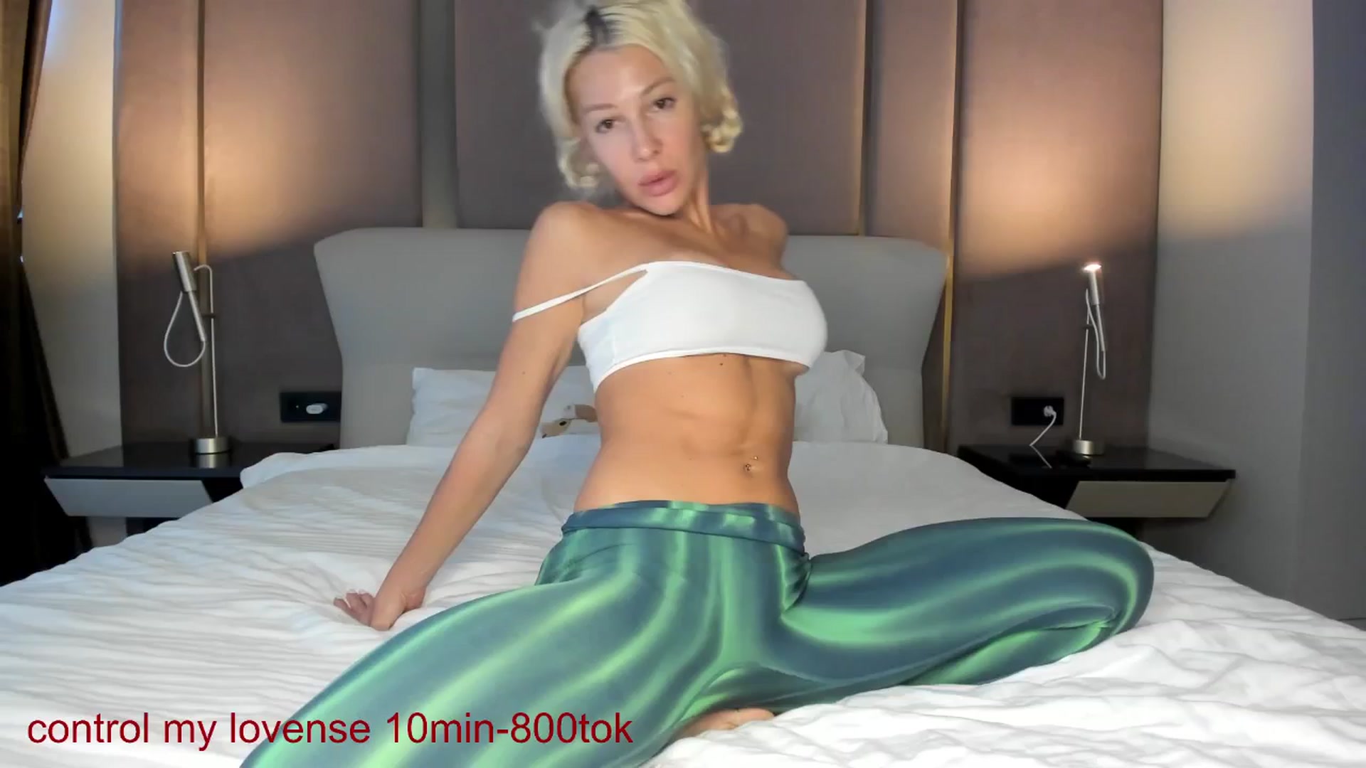 Gallery image thumbnail from CarolinaHerer's myfreecams stream on, 05/03/2026, 10:30 image 16 of 20