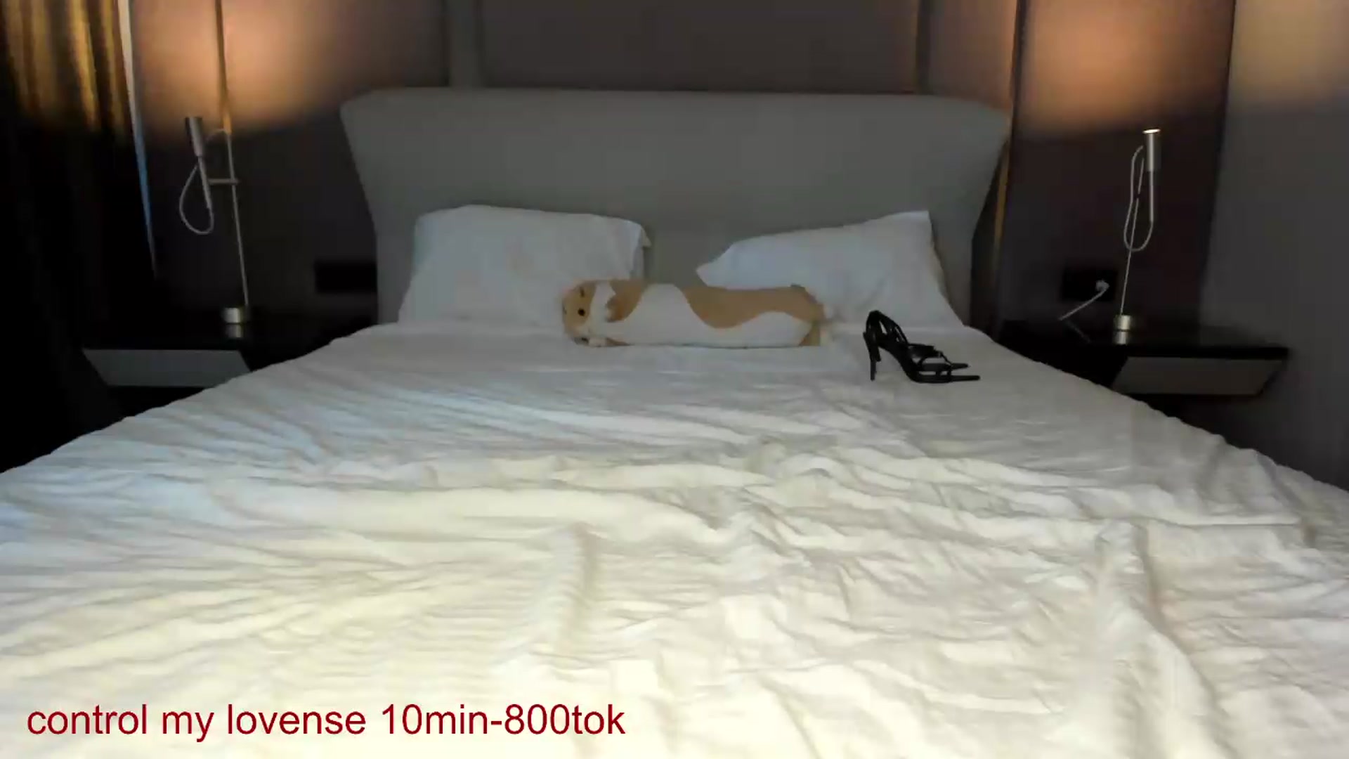 Gallery image thumbnail from CarolinaHerer's myfreecams stream on, 08/28/2026, 12:35 image 12 of 20