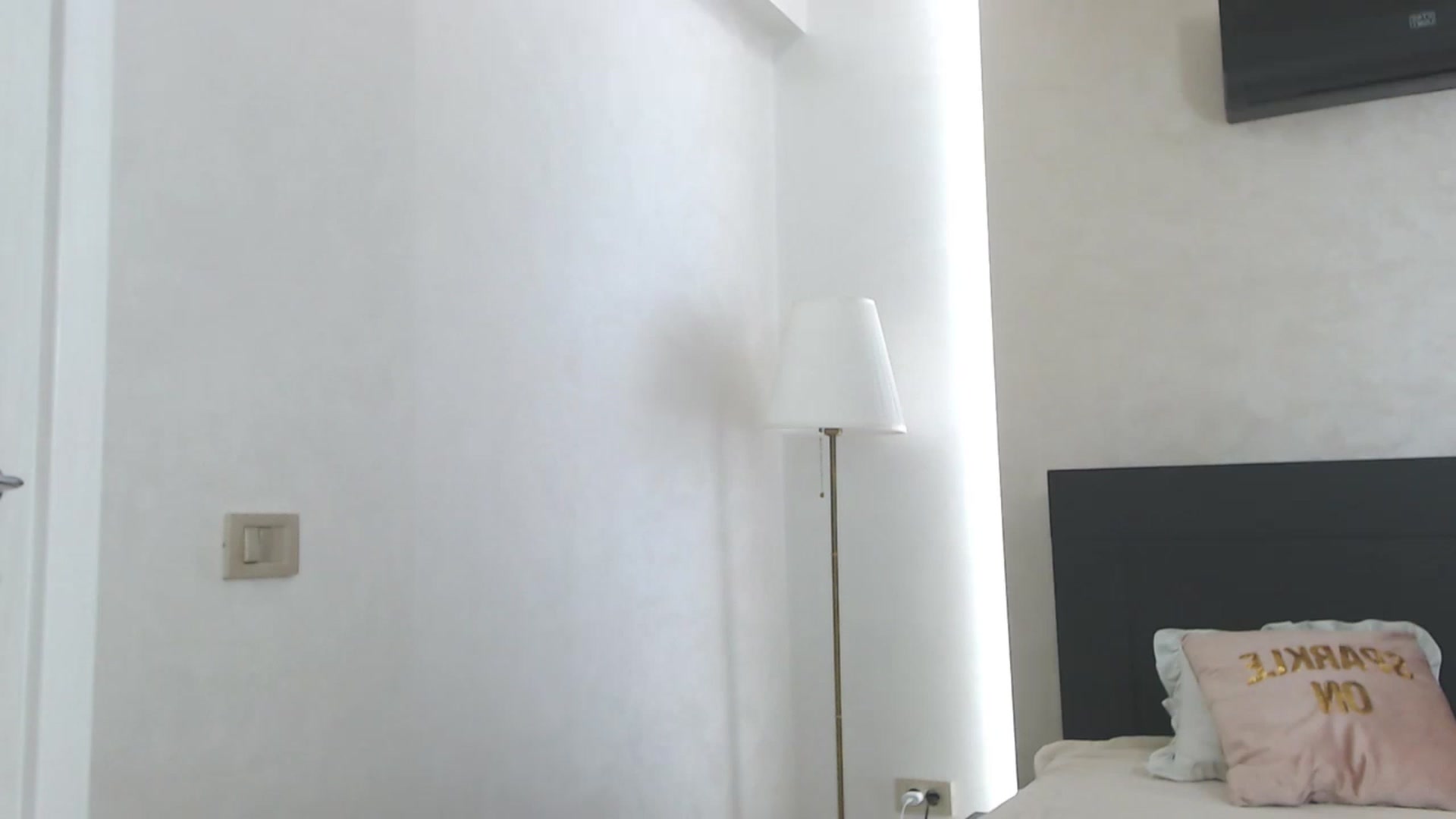Gallery image thumbnail from CarolinaZaf's myfreecams stream on, 02/19/2023, 19:09 image 9 of 20