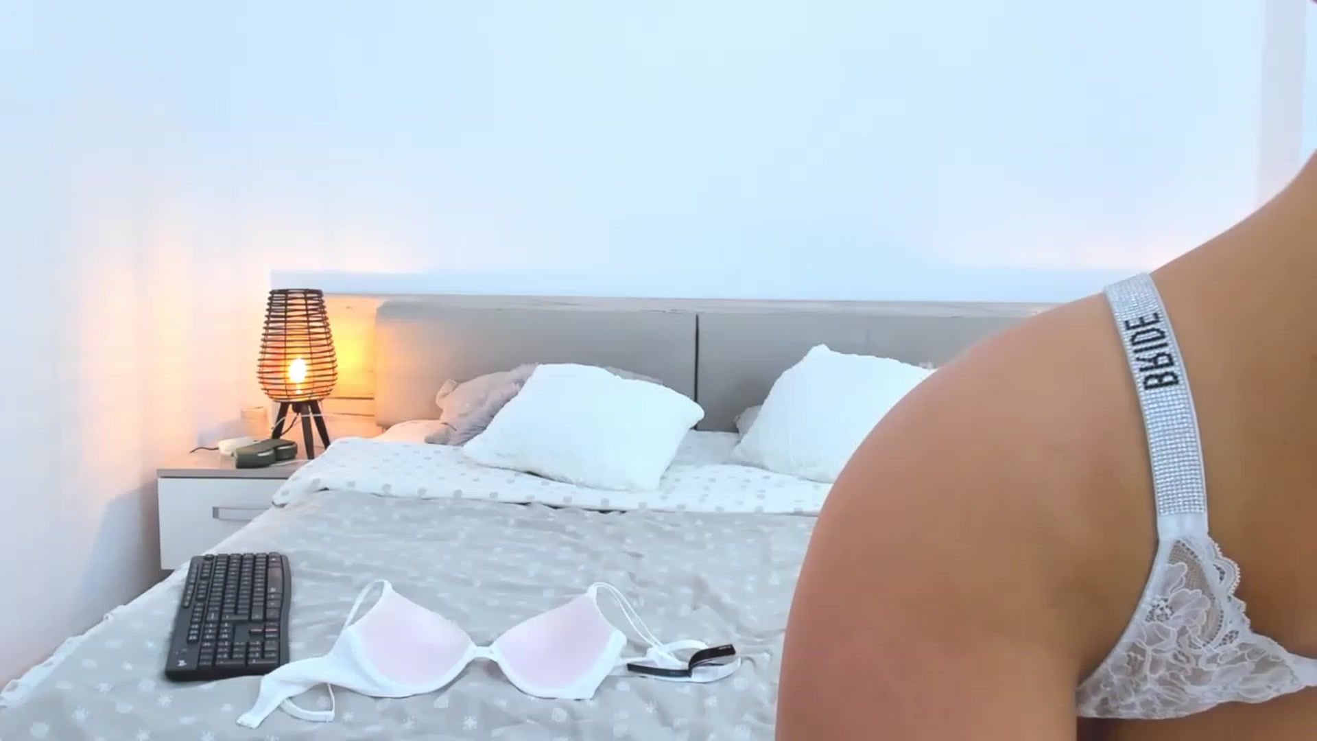Gallery image thumbnail from CarolinaZaf's myfreecams stream on, 03/24/2023, 13:21 image 10 of 20