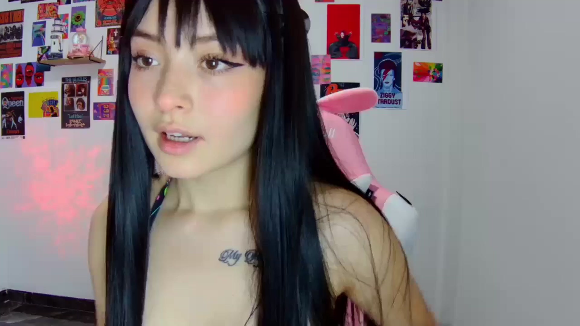 Gallery image thumbnail from CarolineJames's myfreecams stream on, 07/03/2024, 18:52 image 19 of 20