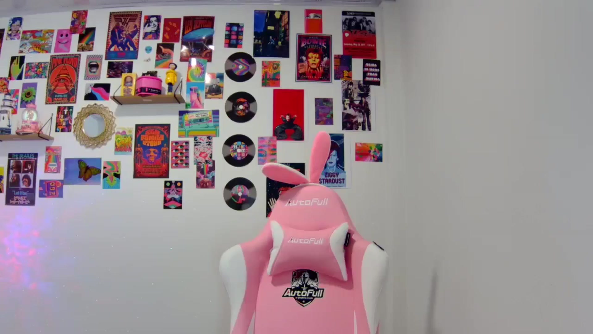 Gallery image thumbnail from CarolineJames's myfreecams stream on, 07/04/2024, 19:06 image 14 of 20