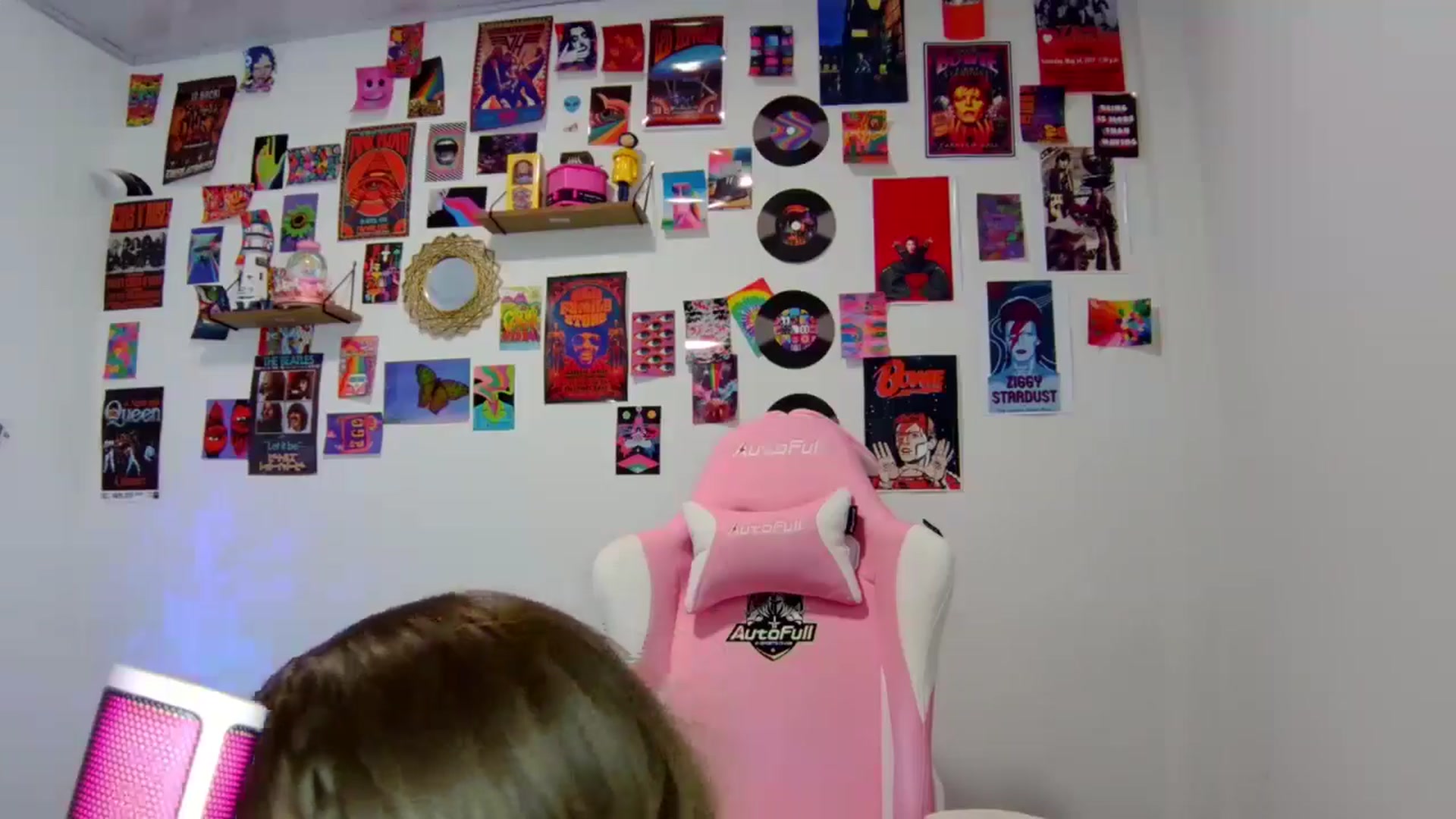 Gallery image thumbnail from CarolineJames's myfreecams stream on, 11/14/2024, 21:04 image 9 of 20